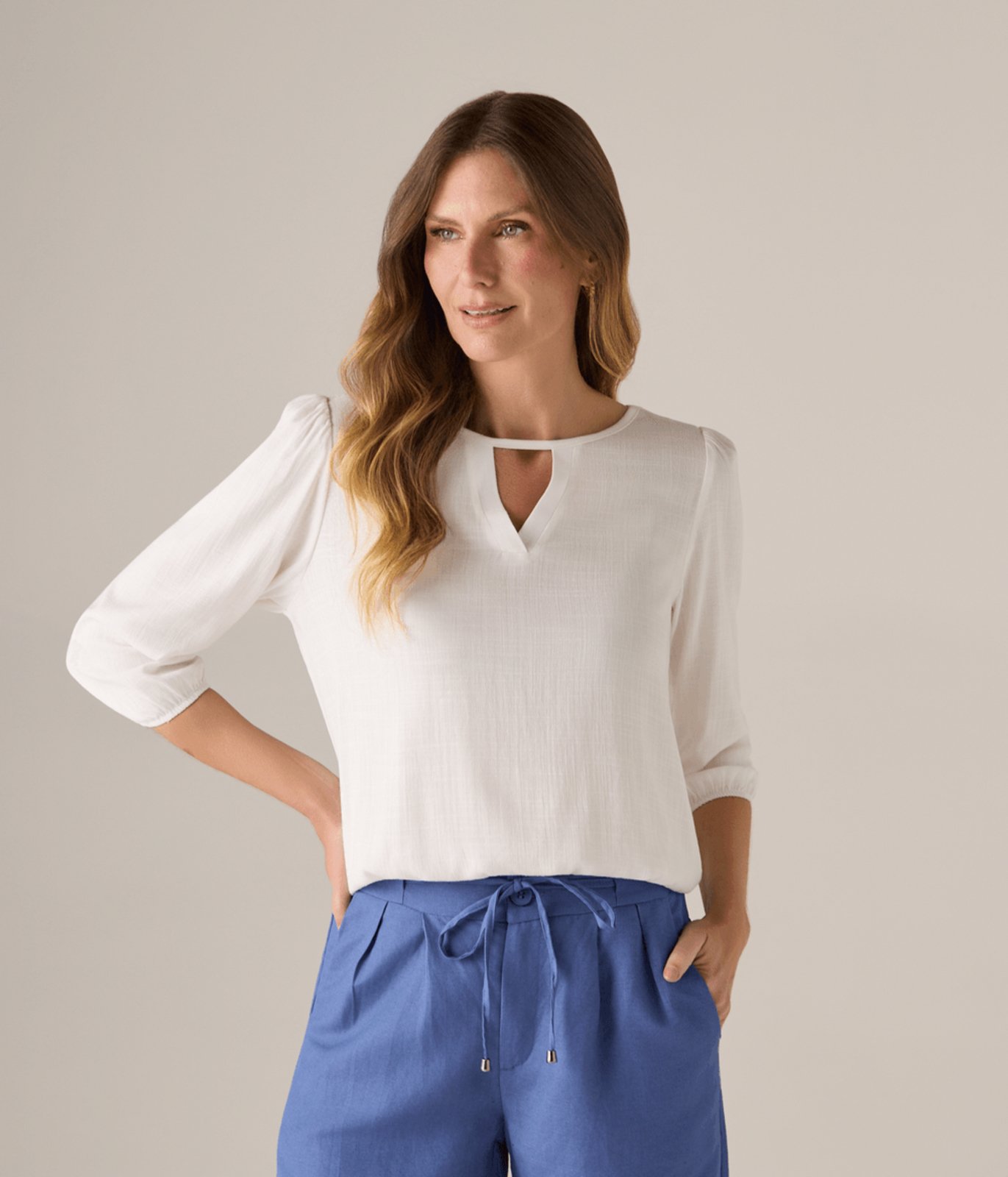 Blusa Makenji Com Elastico Barra E Manga Feminina Off White