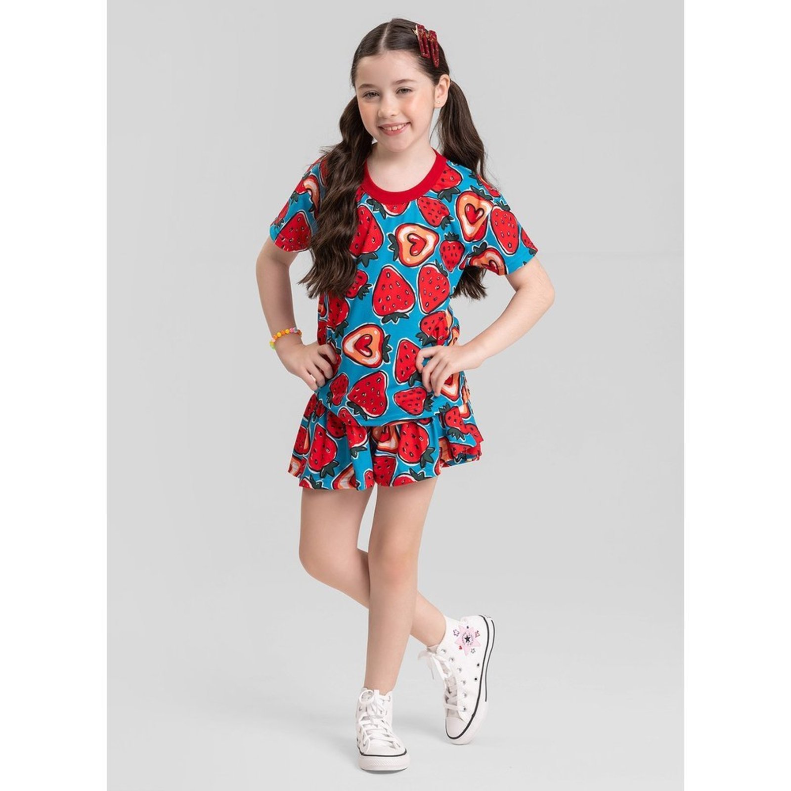 Infantil - Conjunto Verão Menina Azul T-shirt Over e Shorts com Babado Morangos