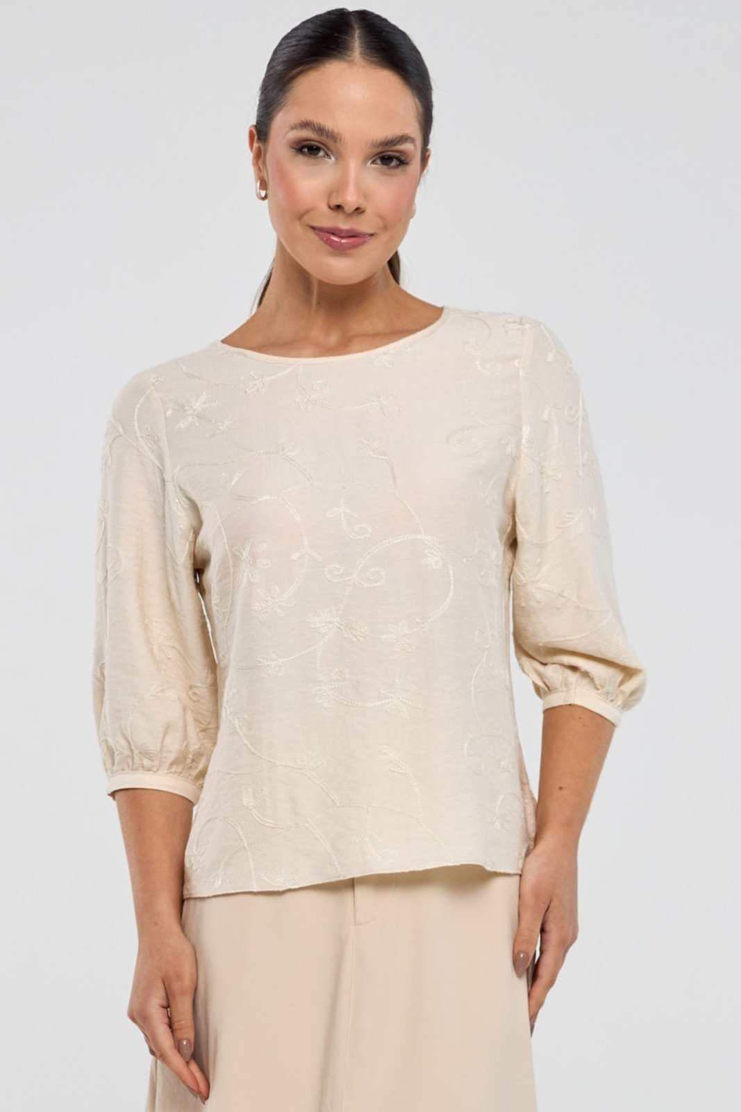 Vista 2 Blusa PKS Em Viscose Bordada Off White bege white PKS bege white
