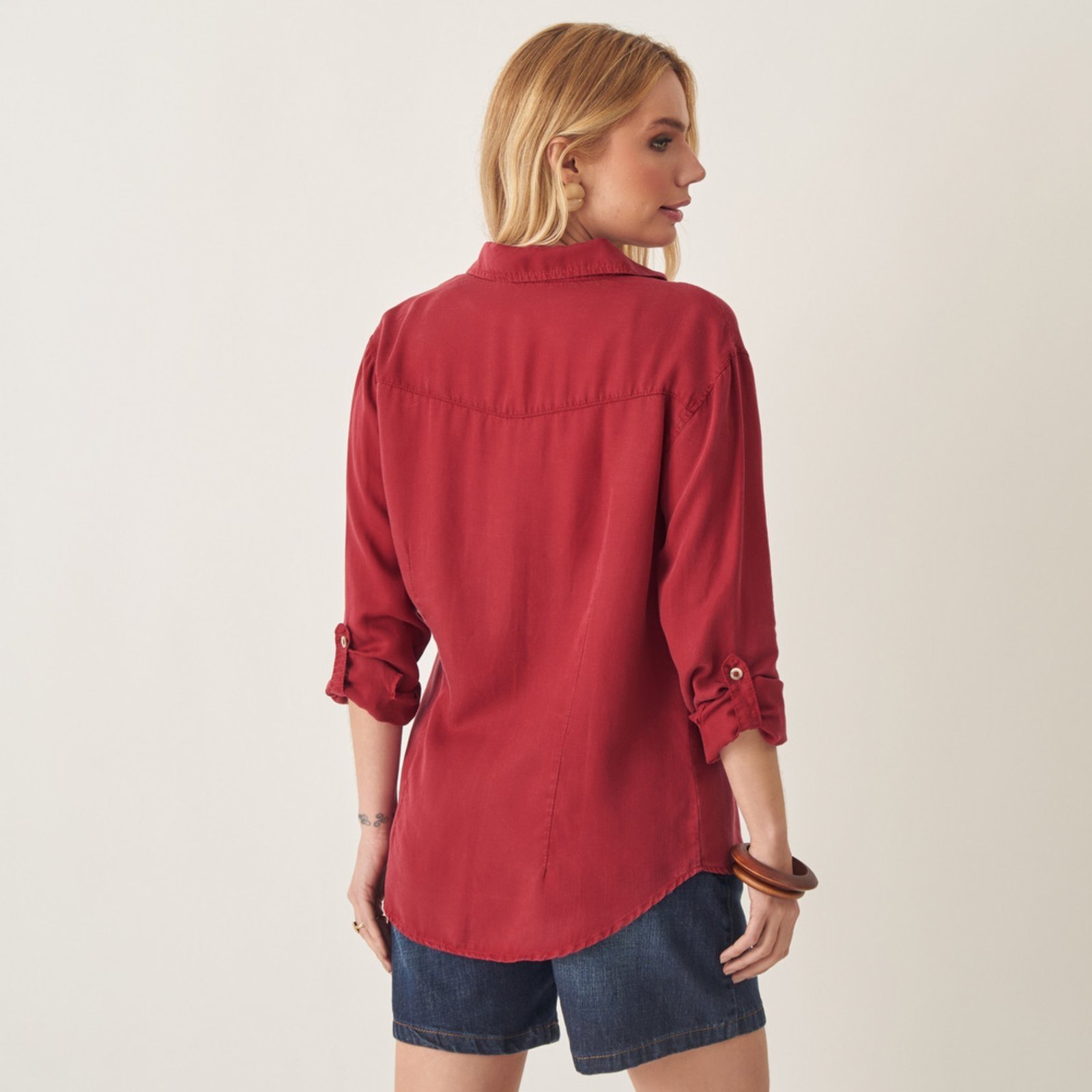 Vista 3 Camisa Tencel Color com Pences Bloom vermelho Bloom vermelho
