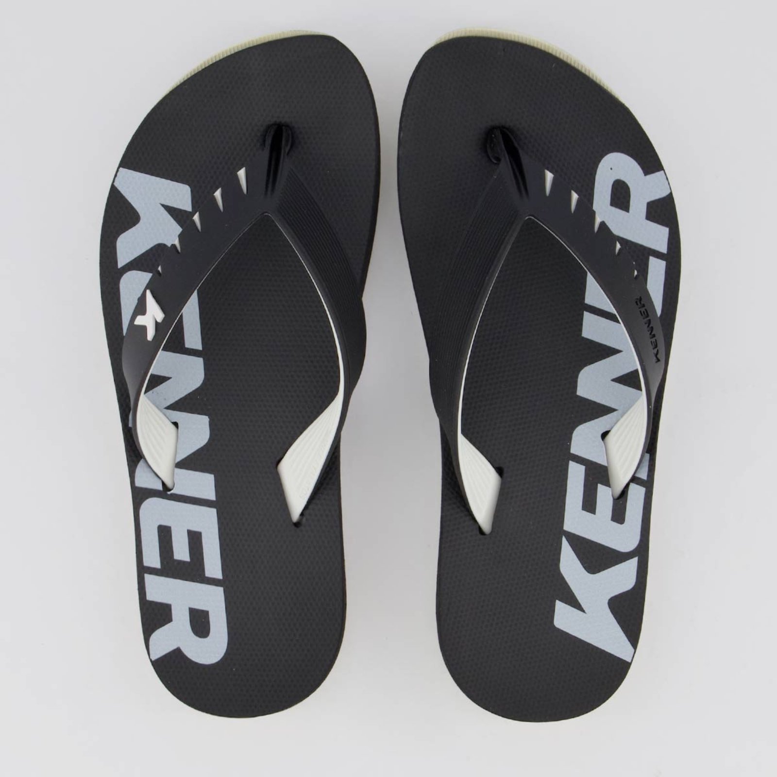 Chinelo Kenner RED Preto e Branco