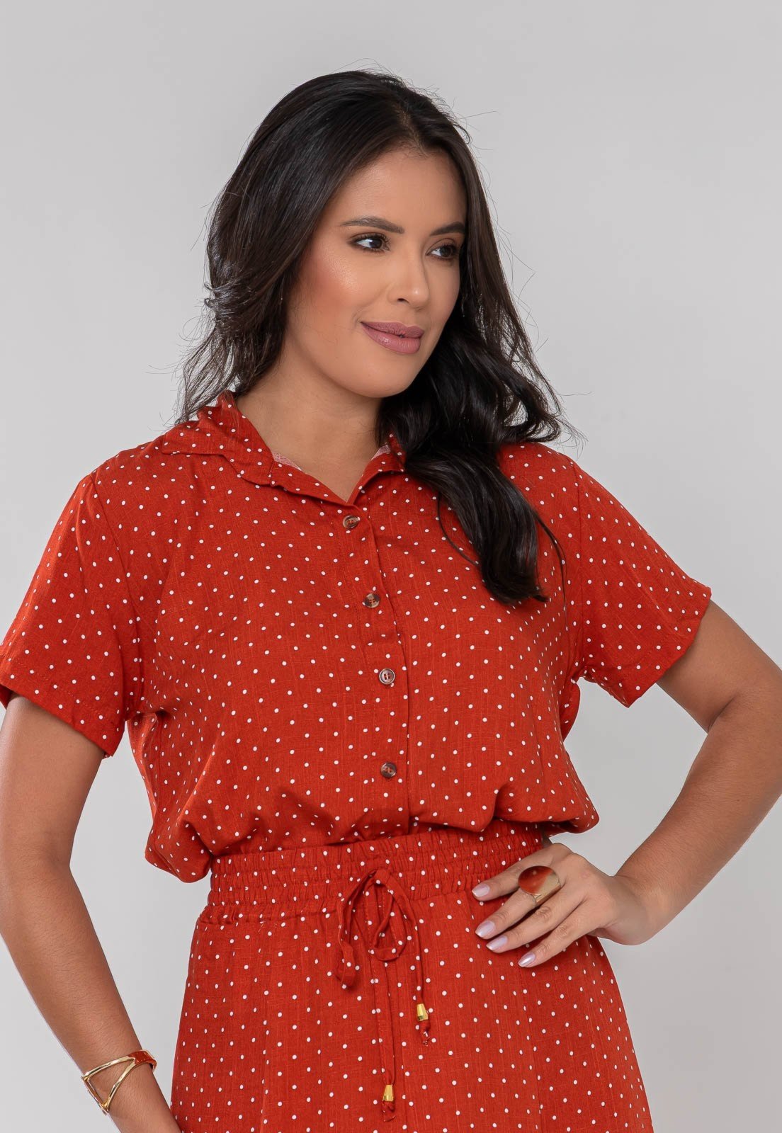 Vista 3 Camisa Aura Dani Viscolinho Poá Terracota laranja laranja