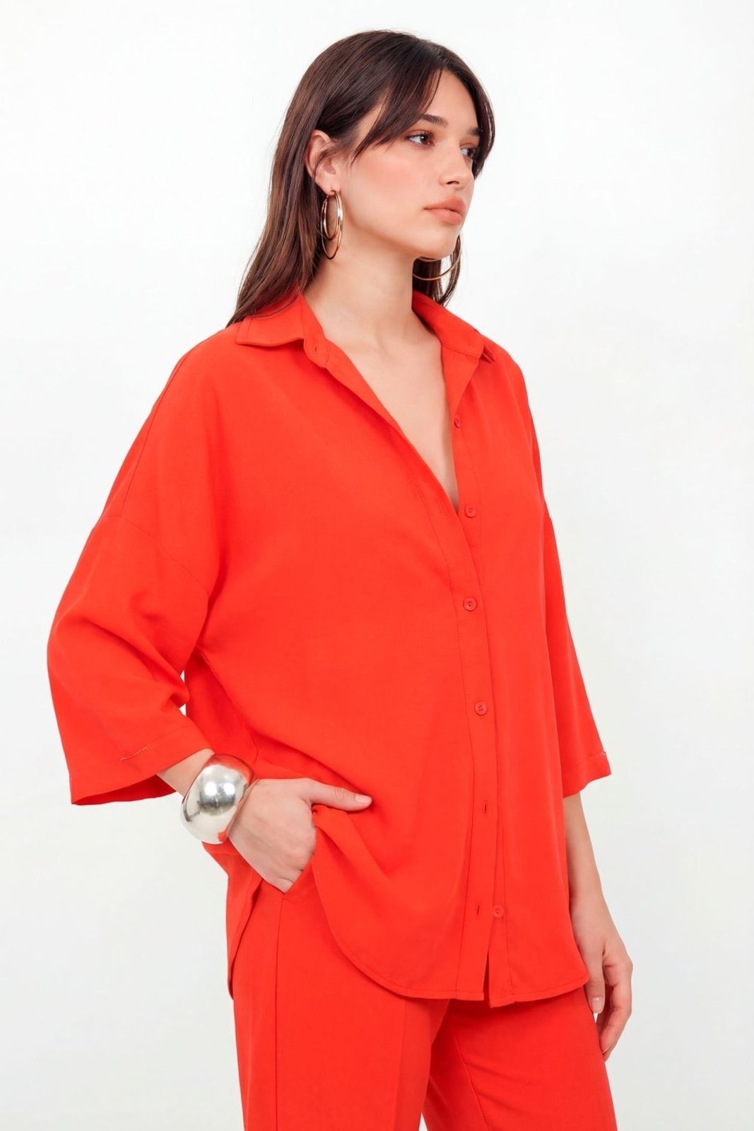 Vista 2 Camisa Manga Curta Oversized Feminina Inblanche vermelho Inblanche vermelho