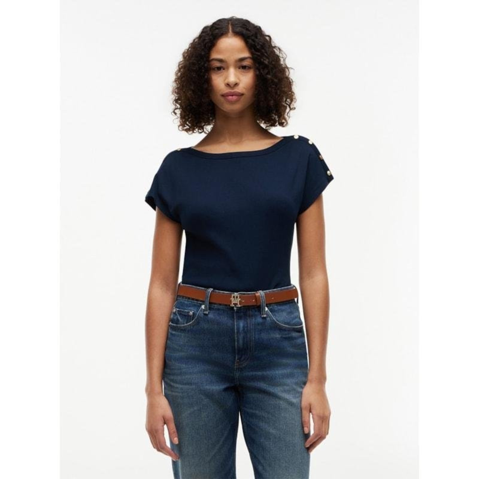 Camiseta com Decote Canoa e Botões Dourados Azul Marinho