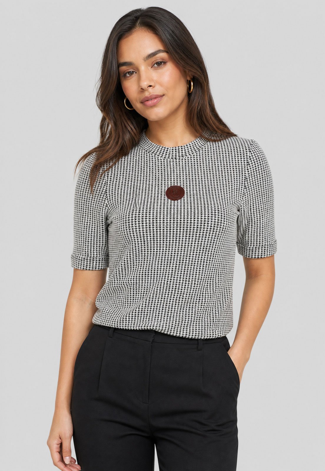 Blusa Feminina Lança Perfume Manga Curta Quadriculada Preta