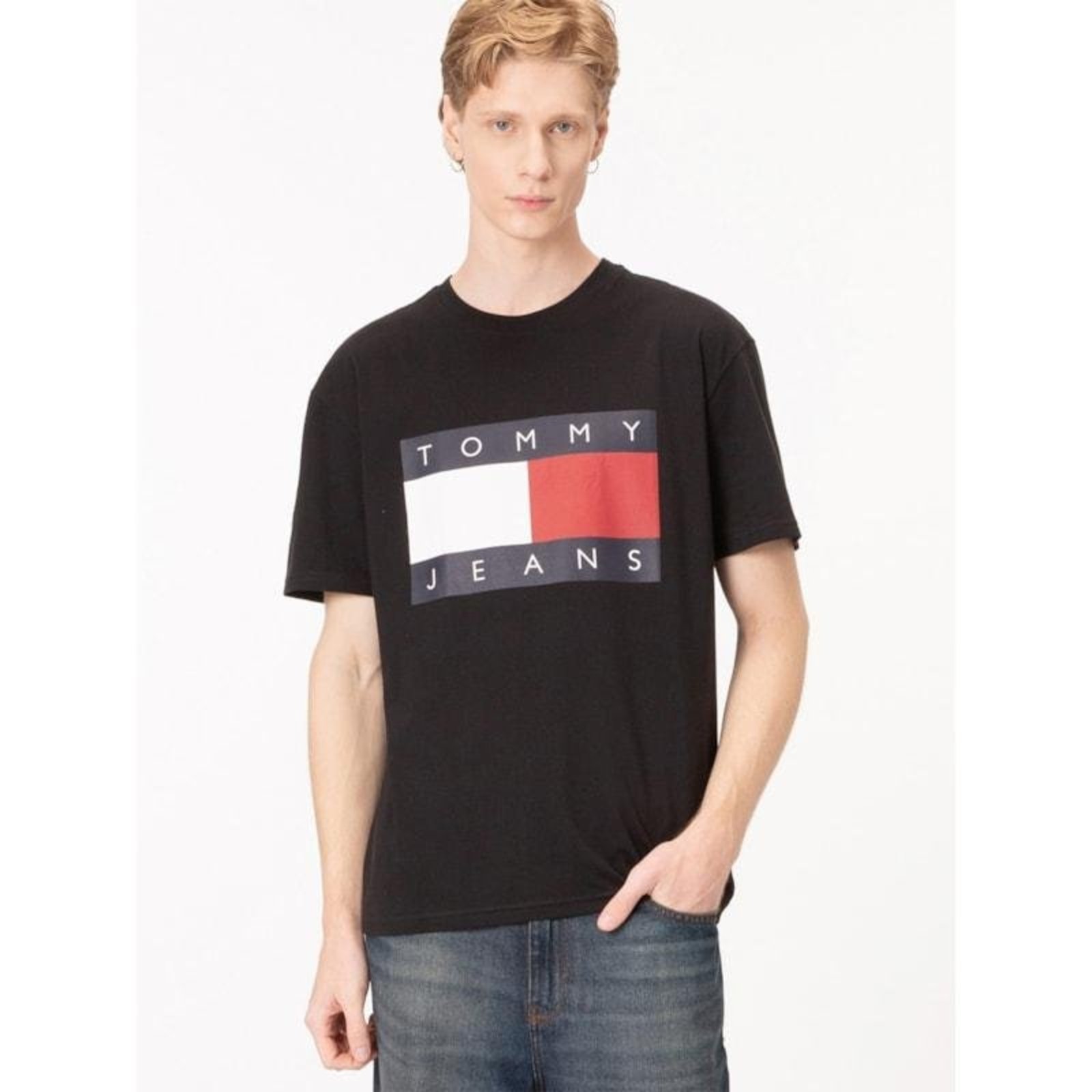 Camiseta de Gola Redonda com Emblema da Bandeira Preto