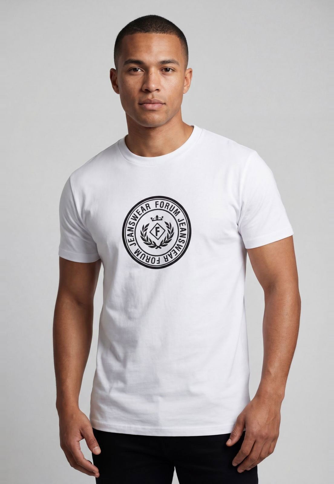 Camiseta Masculina Forum Logo Frontal Branca