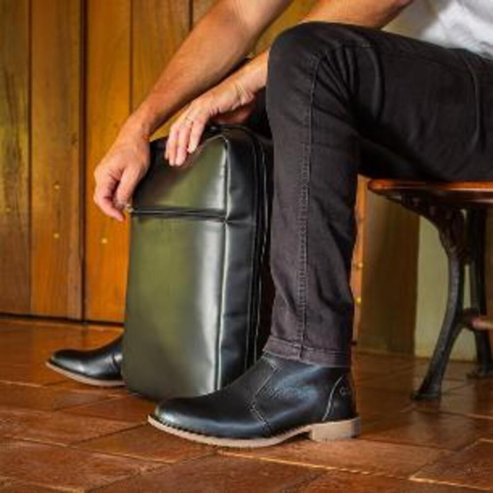 Mochila de Notebook Masculina Couro Look Stock Executiva Preto