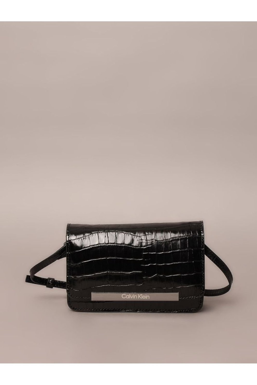 Bolsa Pequena Croco Placa Calvin Klein - Preto