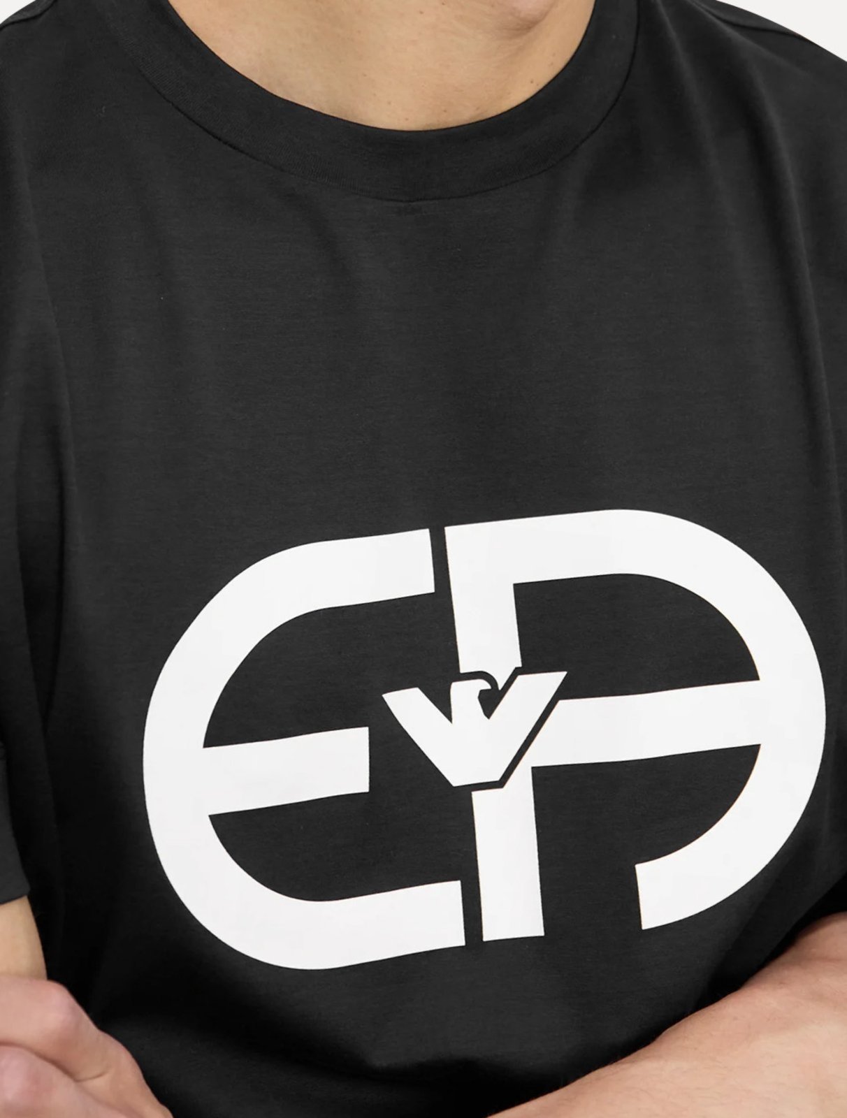 Vista 3 Camiseta Empório Armani Masculina Essential Logo Peito Preta preto Emporio Armani preto