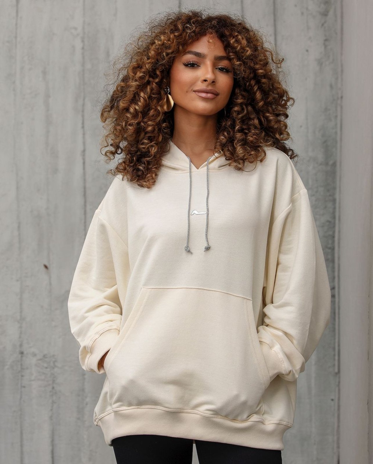 Moletom Canguru Feminino Manga Oversize 90234 Off White Consciência