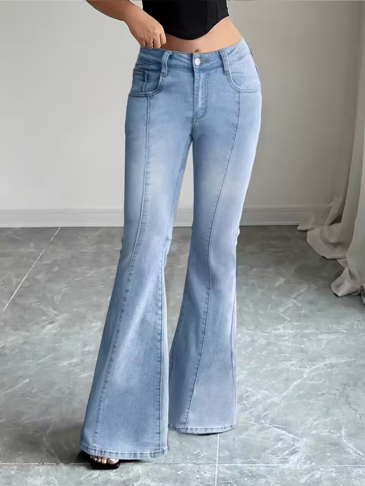 Calça Jeans Flare Alpha Street Wear Azul Clara Feminina Cintura Alta e Caimento Perfeito