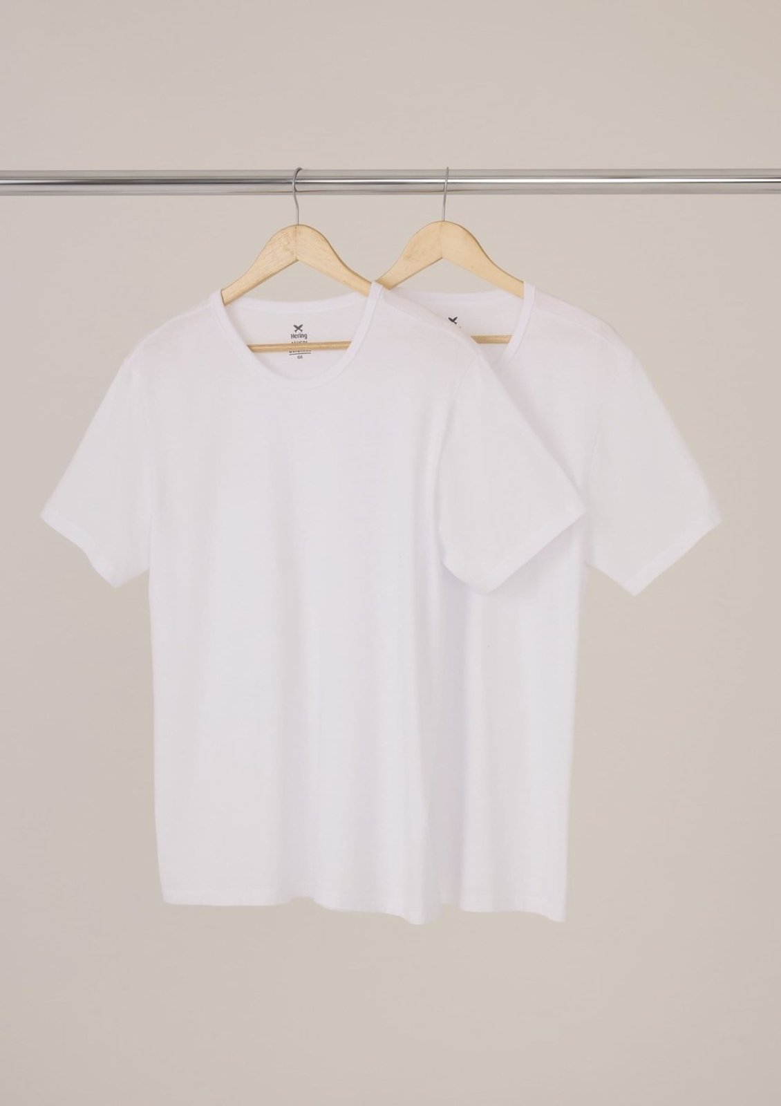Kit Com 2 Camisetas Masculinas Básicas Hering