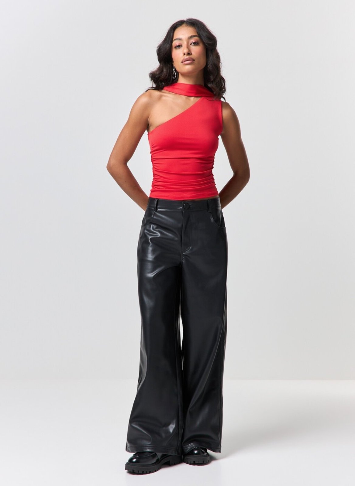 Calça Oversized Poliuretano