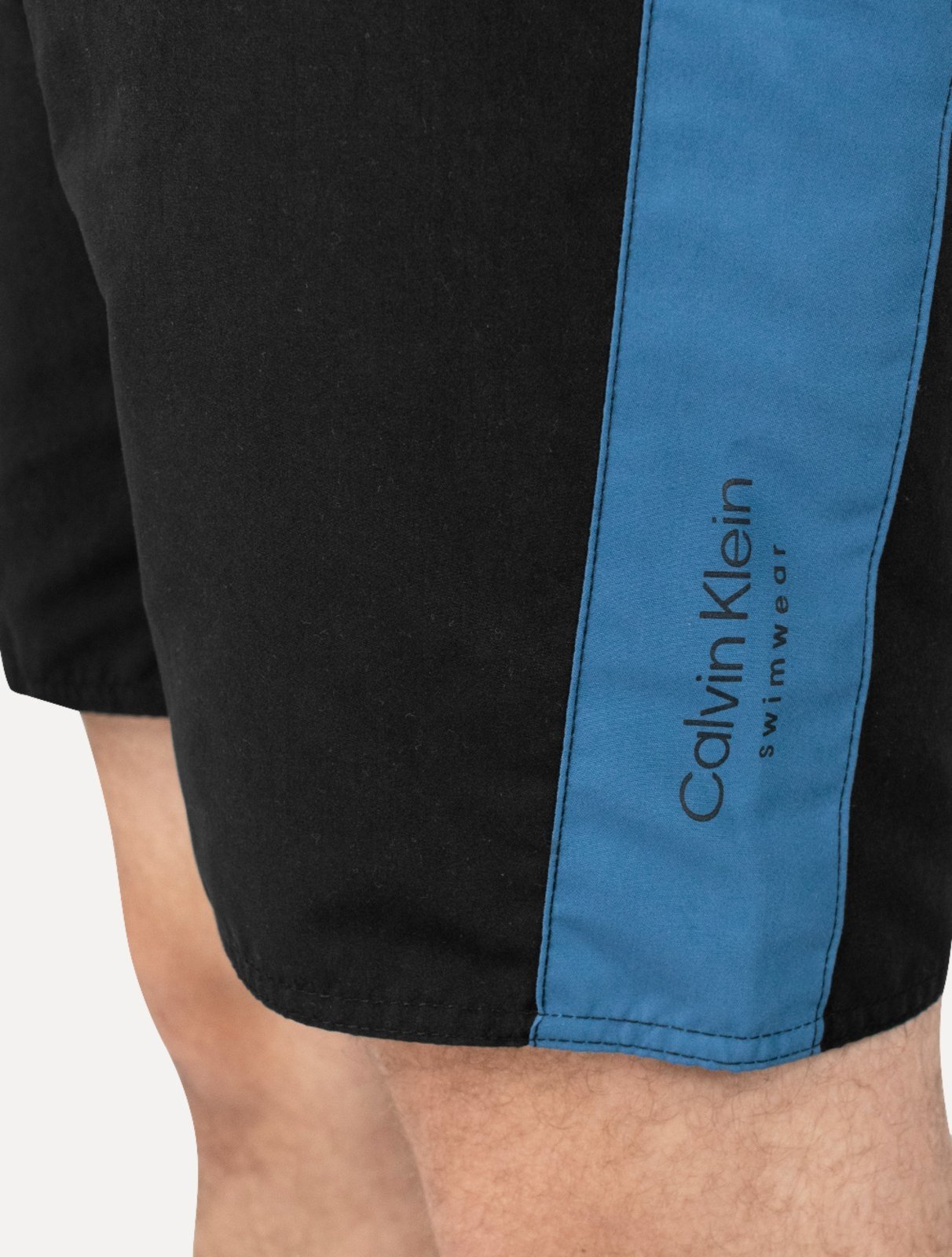 Vista 3 Bermuda Calvin Klein Swimwear D Água Side Blu Sash Preta preto blu Calvin Klein preto blu