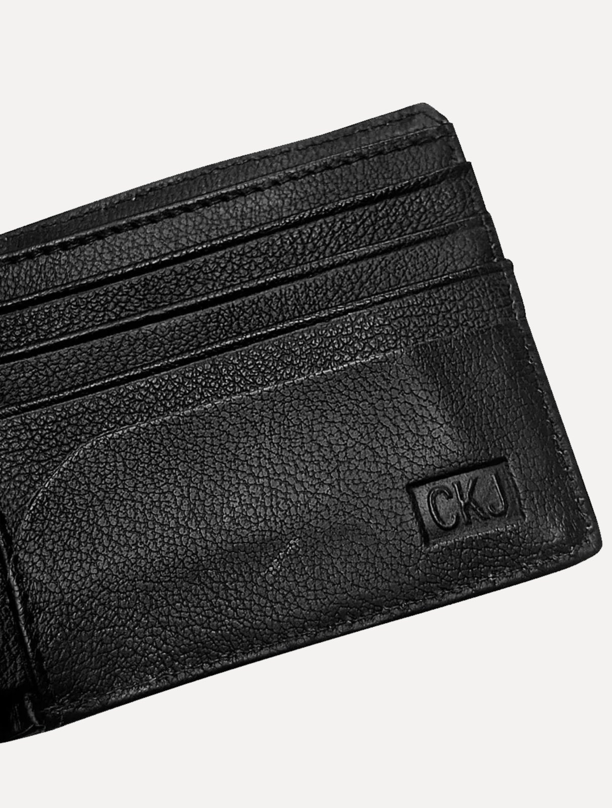 Vista 3 Carteira Calvin Klein Jeans Couro Monotype Full Logo Preta preto Calvin Klein preto