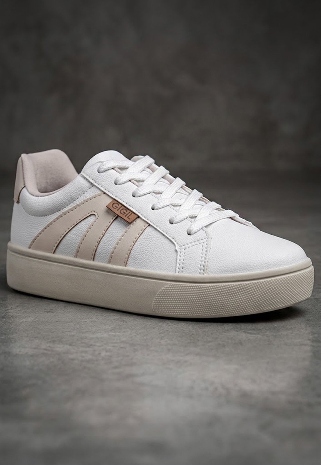 Tênis Feminino GiGiL Casual Claro Detalhe Lateral Sola Reta Leve Conforto Off White