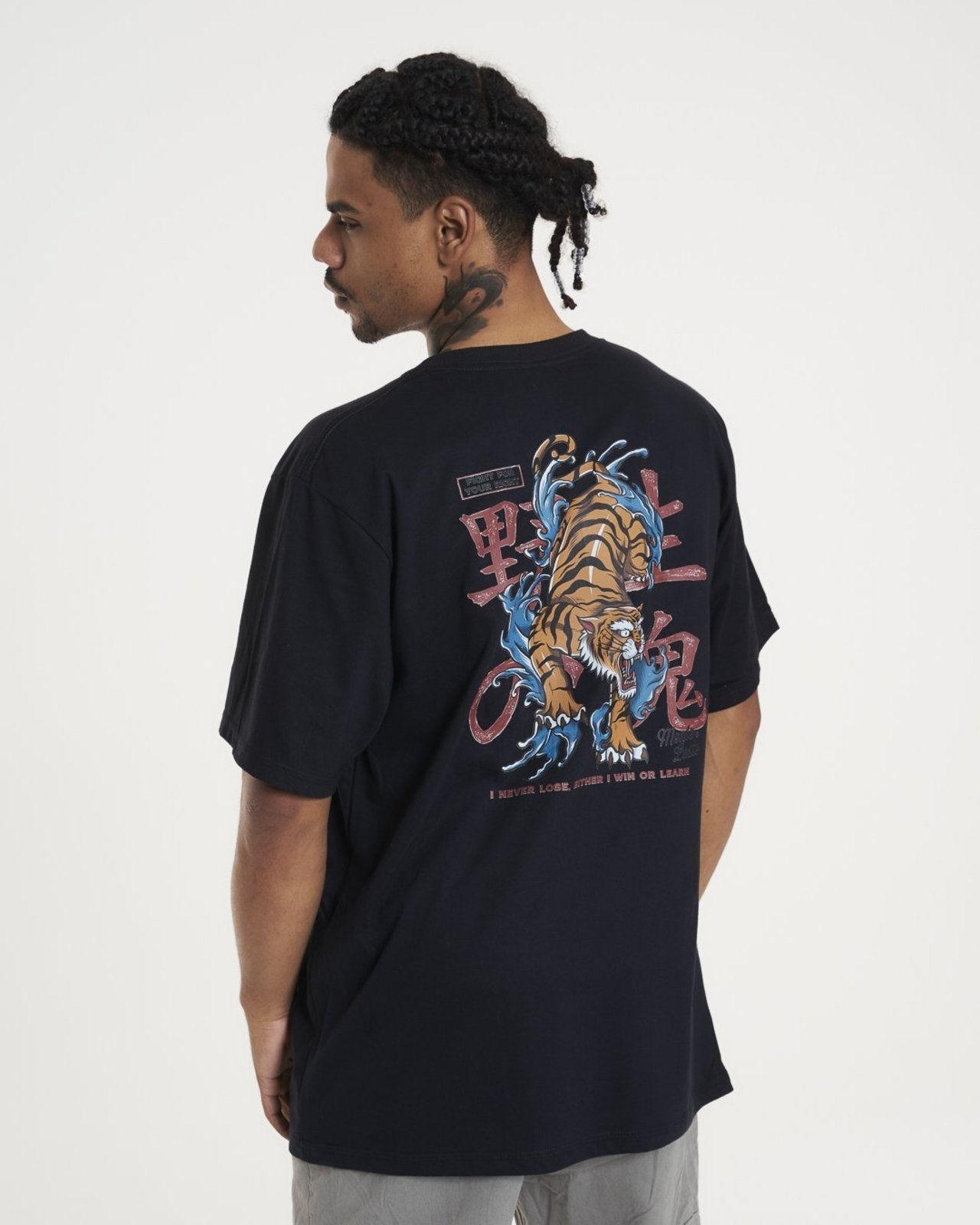 Camiseta Regular Estampada - Fight Preto