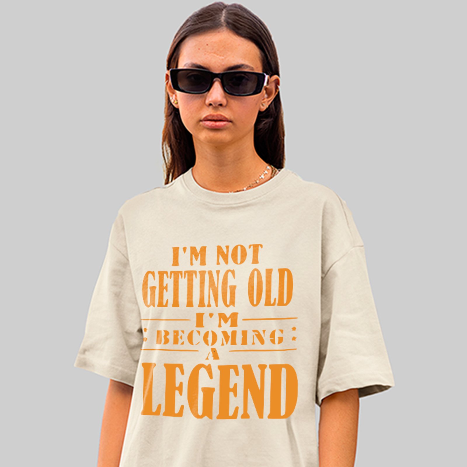 Camiseta Oversized Não Estou Envelhecendo Lenda Unissex Off White