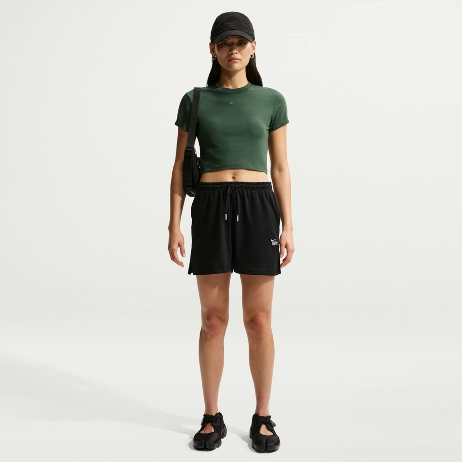 Vista 2 Shorts Nike Sportswear Chill Knit Feminino preto Nike preto