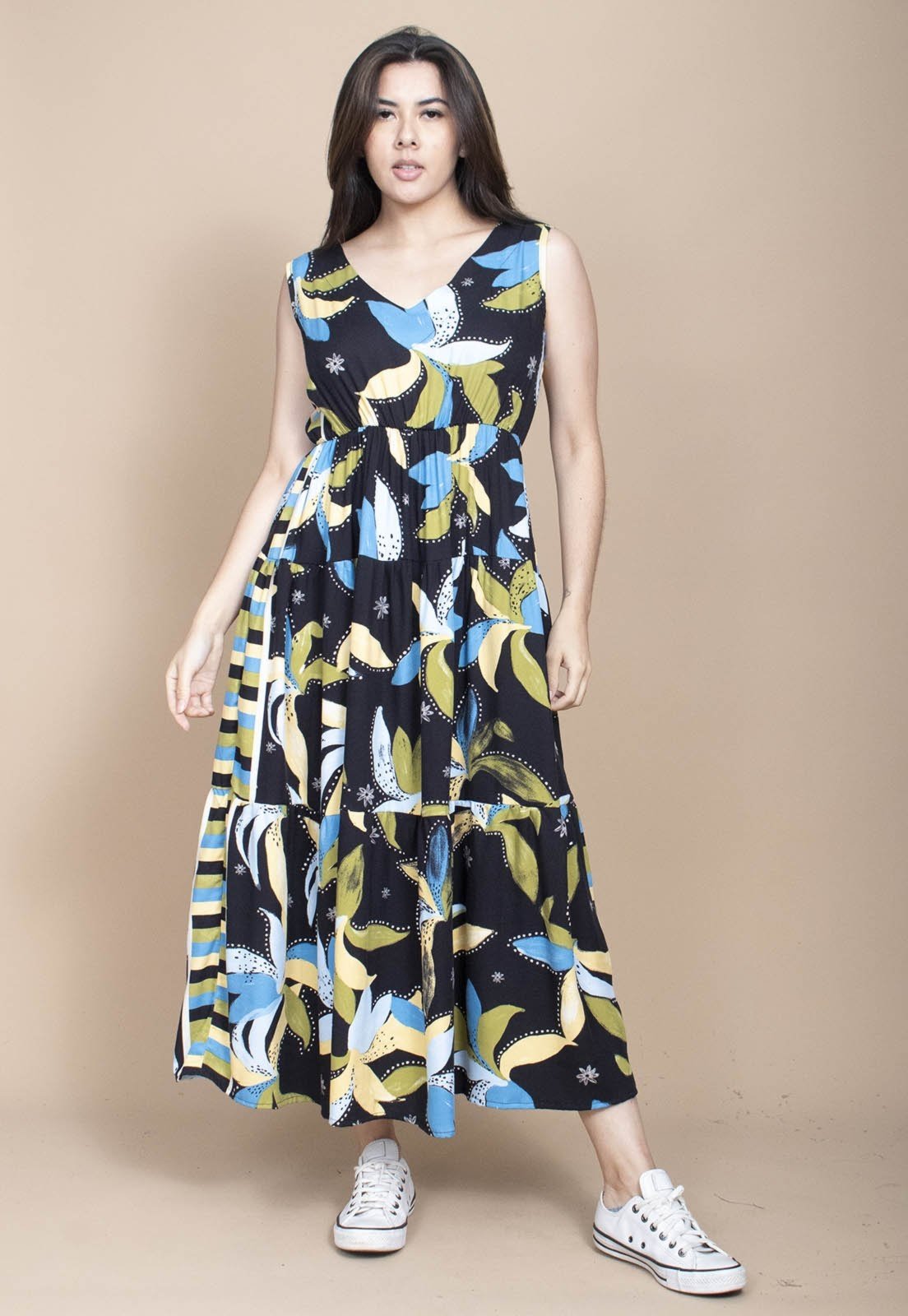 Vestido Cabanafree Regata Longo Peri Viscose Camadas Estampa Jardim Noturno