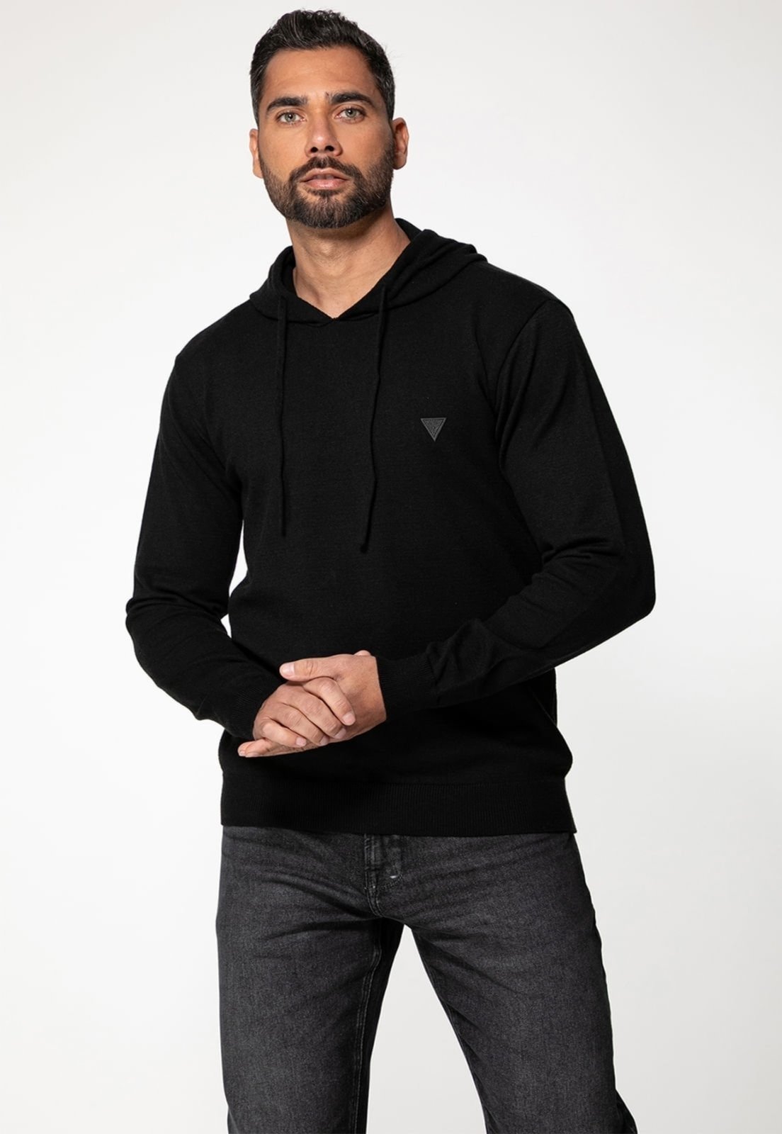Blusa Guess de Tricot Logo Relevo Capuz Preto