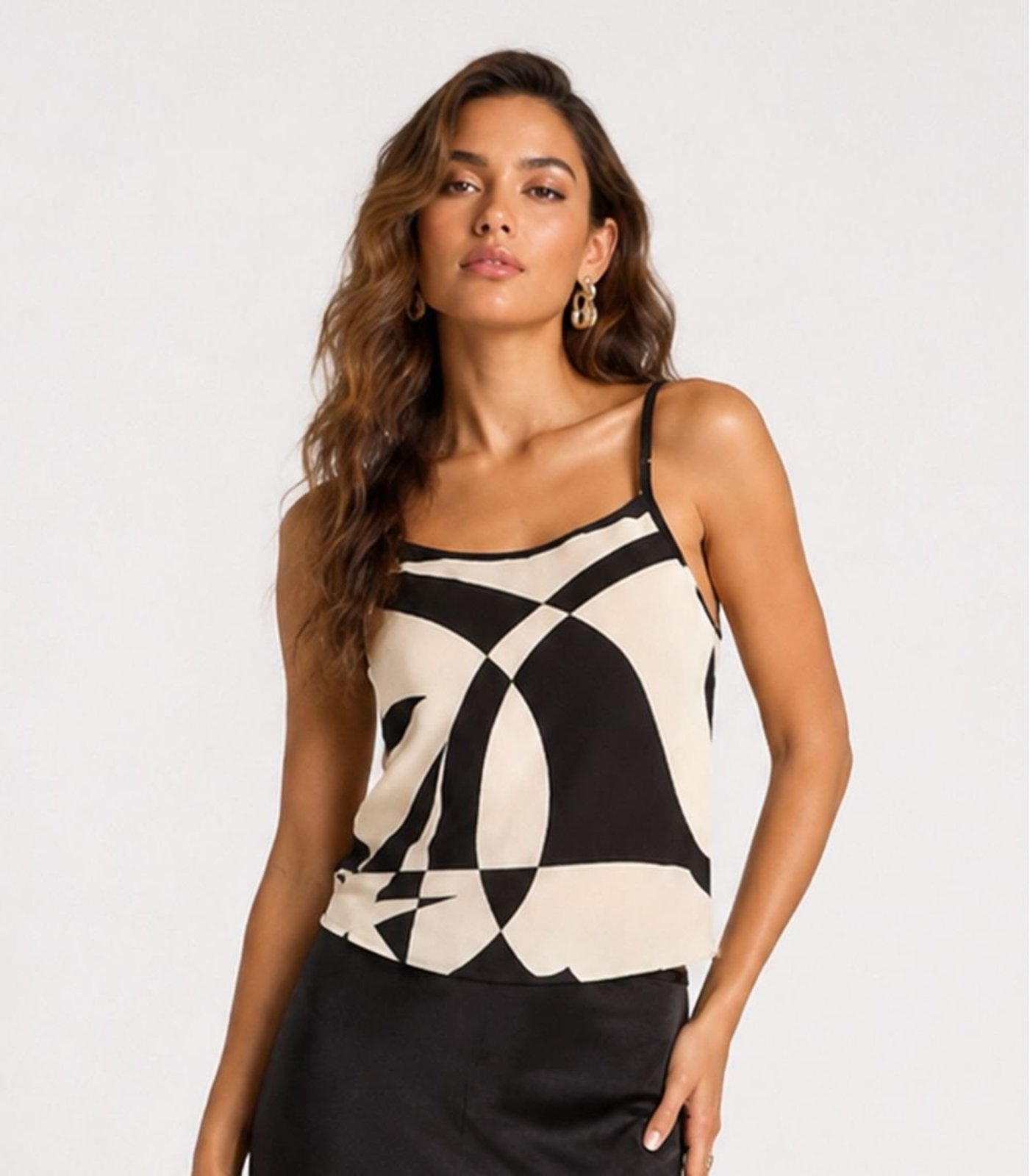 Blusa de Alça Viscose Estampada Infinita Cor Bege