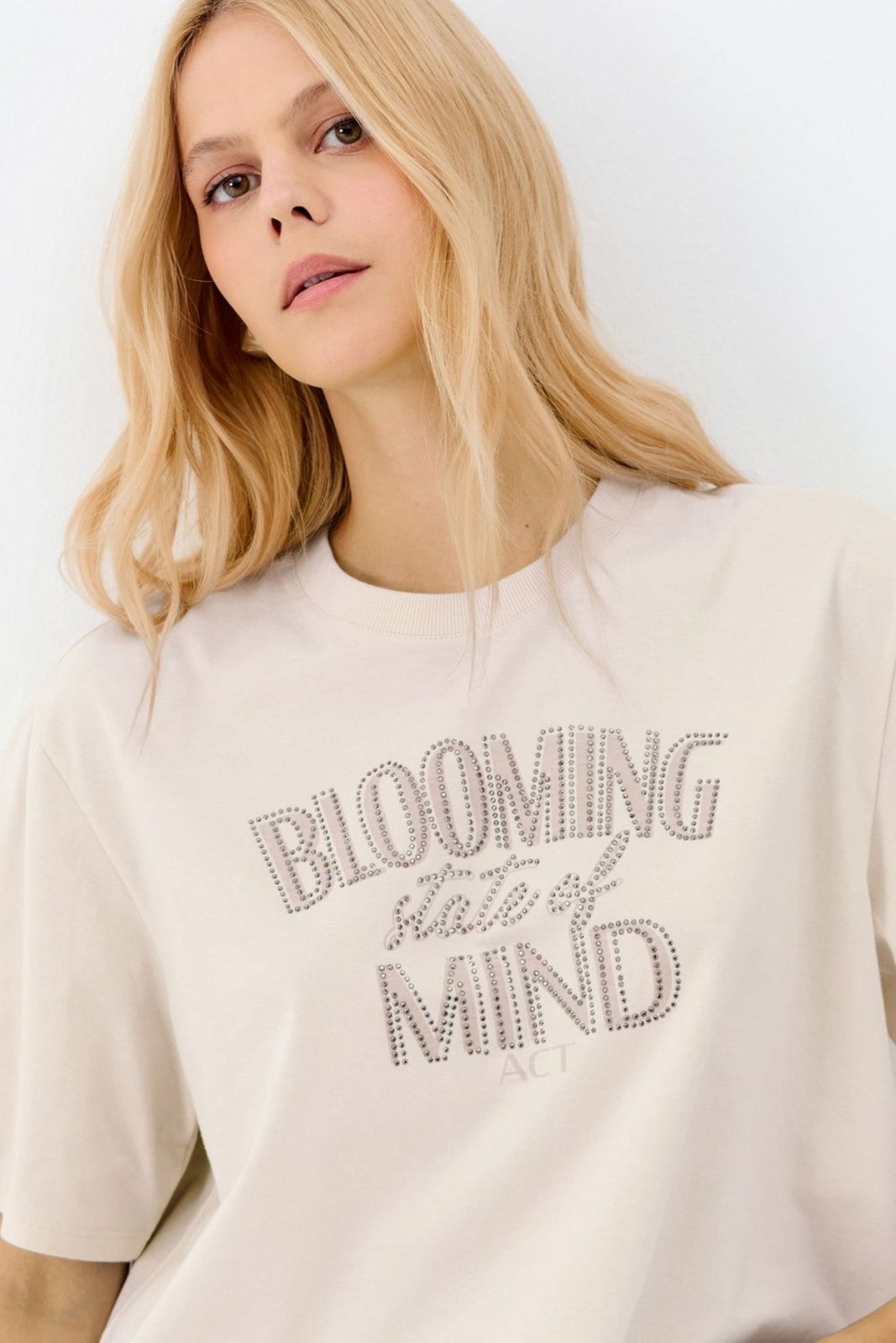 Vista 2 T-Shirt Blooming ACT FEMININO preto ACT FEMININO preto