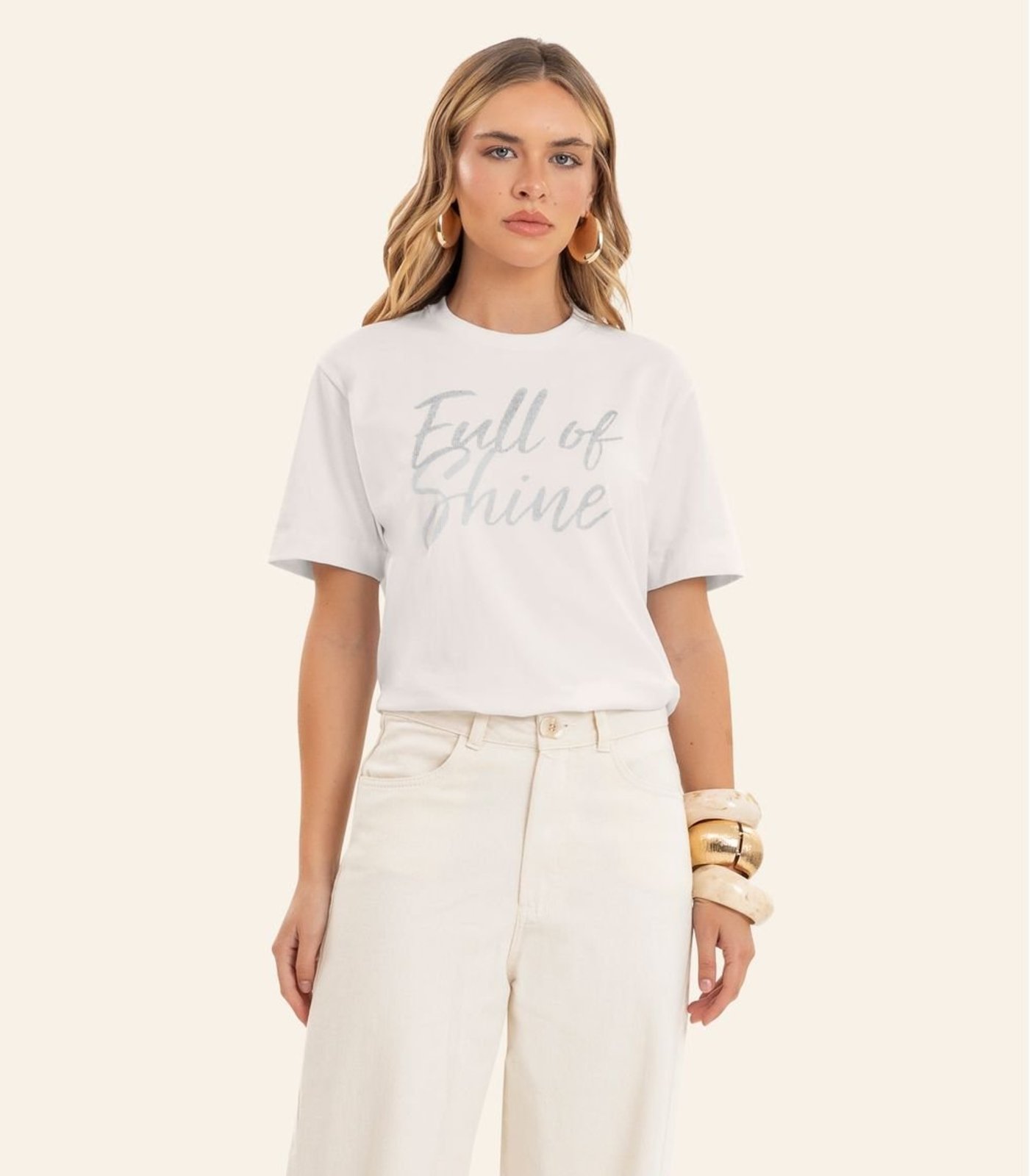 T Shirt Feminina Com Estampa Localizada Endless Bege