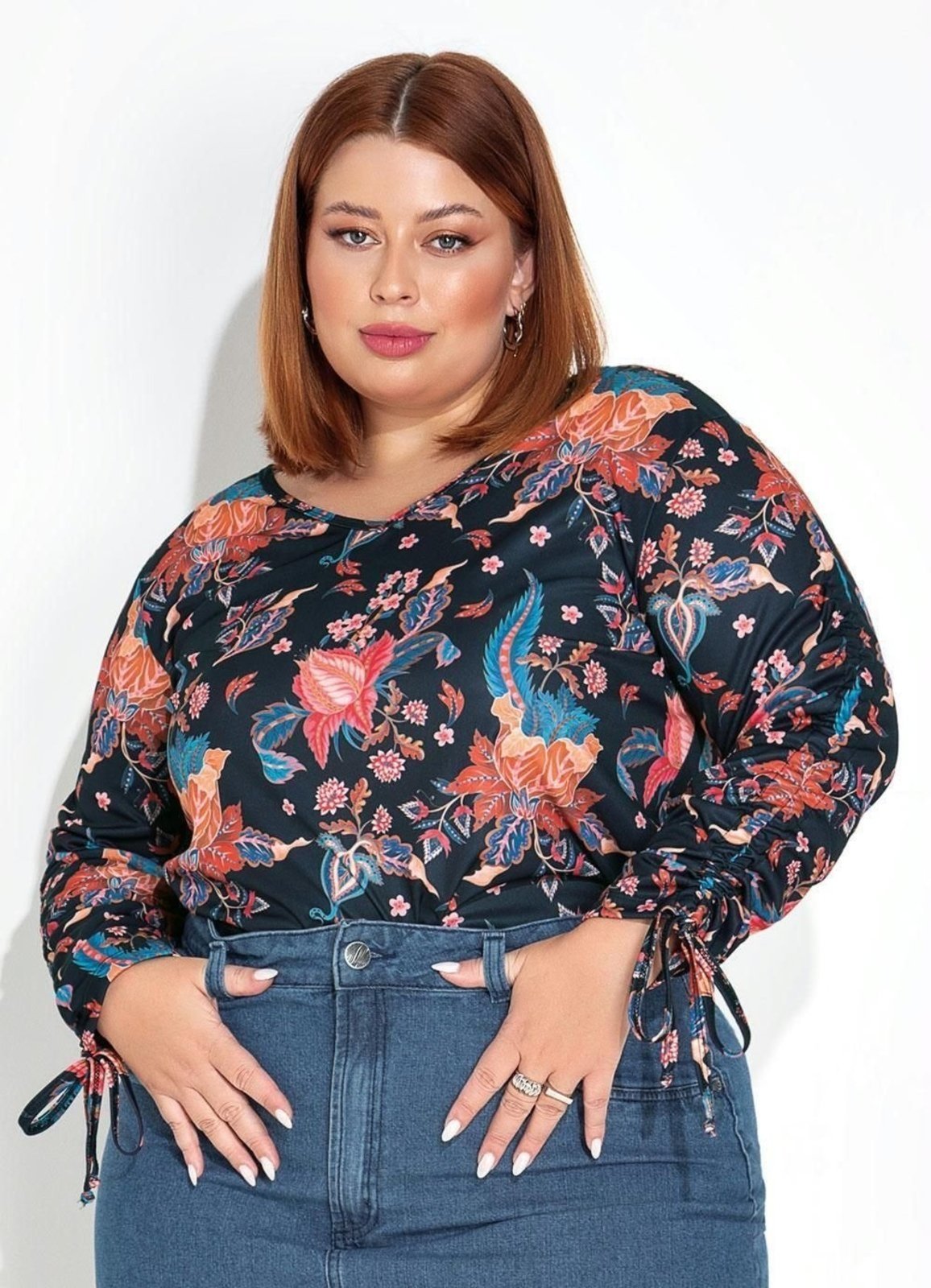 Vista 2 Blusa Com Amarração Plus Size Floral Preta Marguerite preto Marguerite preto