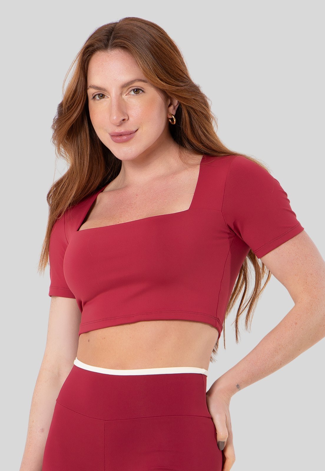 Cropped Poliamida Academia Decote Quadrado Confortável