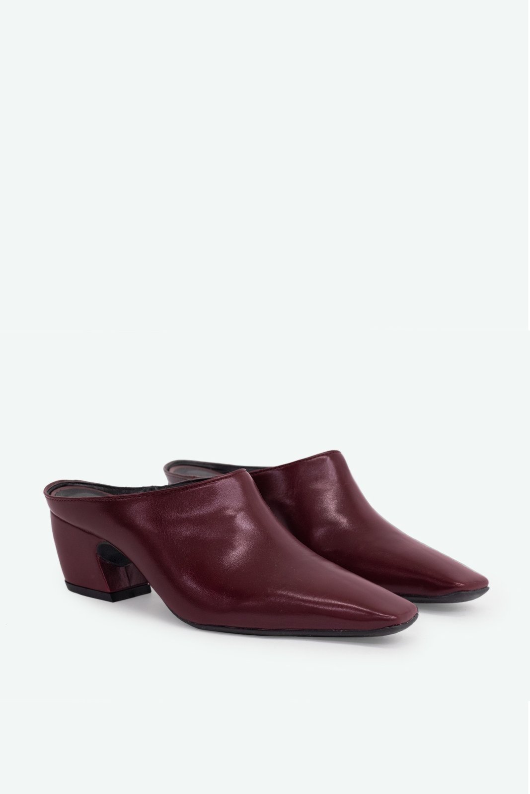 Vista 3 Mule Elma Marsala Suzana Santos bordô Suzana Santos bordô