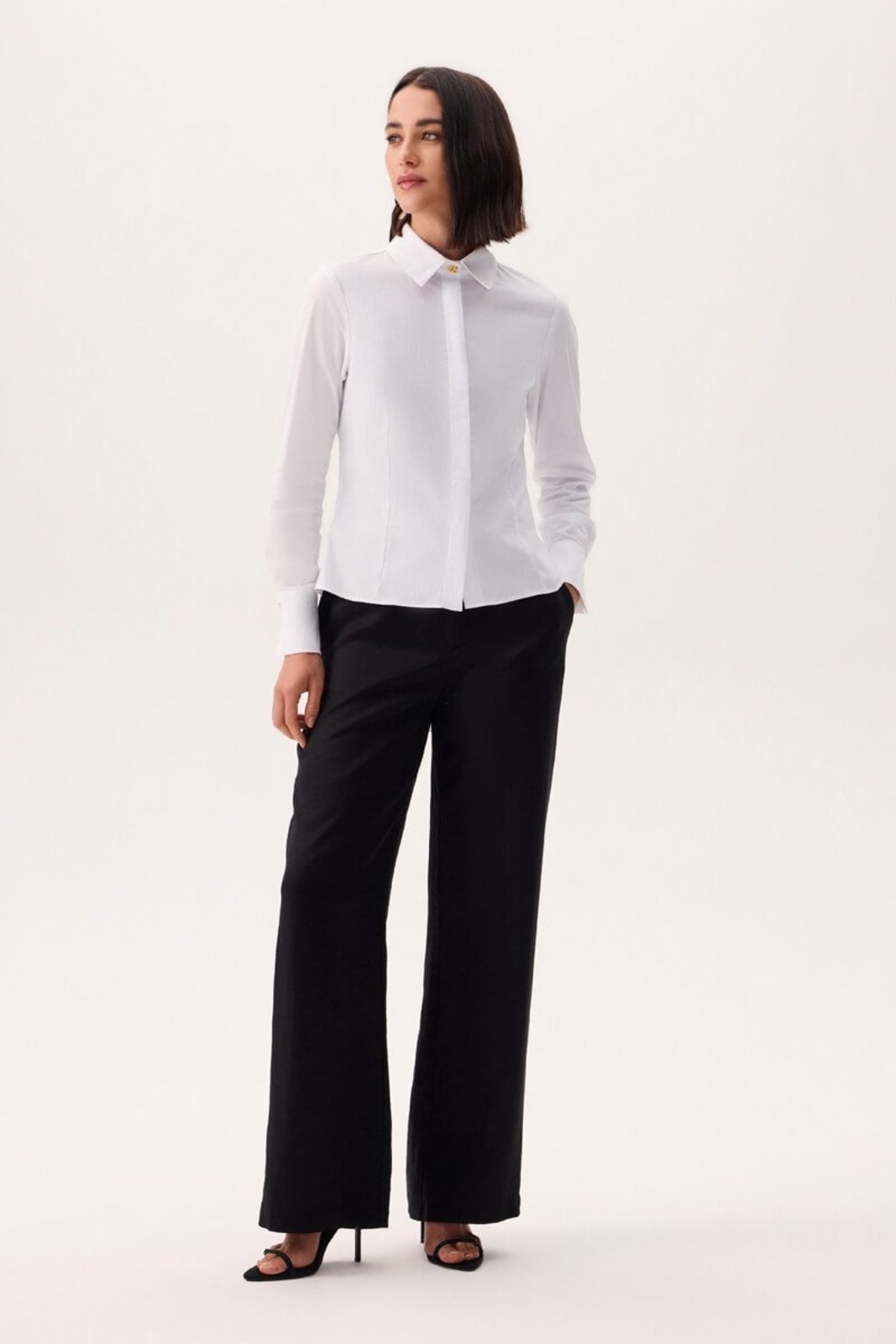 Calça Feminina Alfaiataria Pantalona Flor de Lis