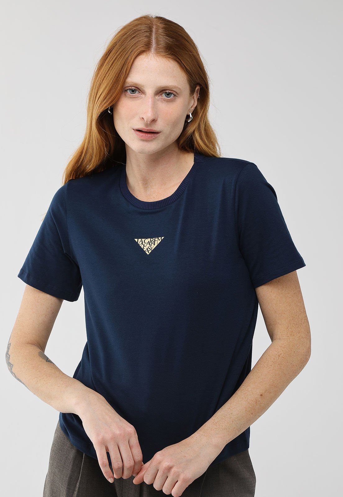 Camiseta Feminina Lança Perfume Patch Triangular Azul Marinho