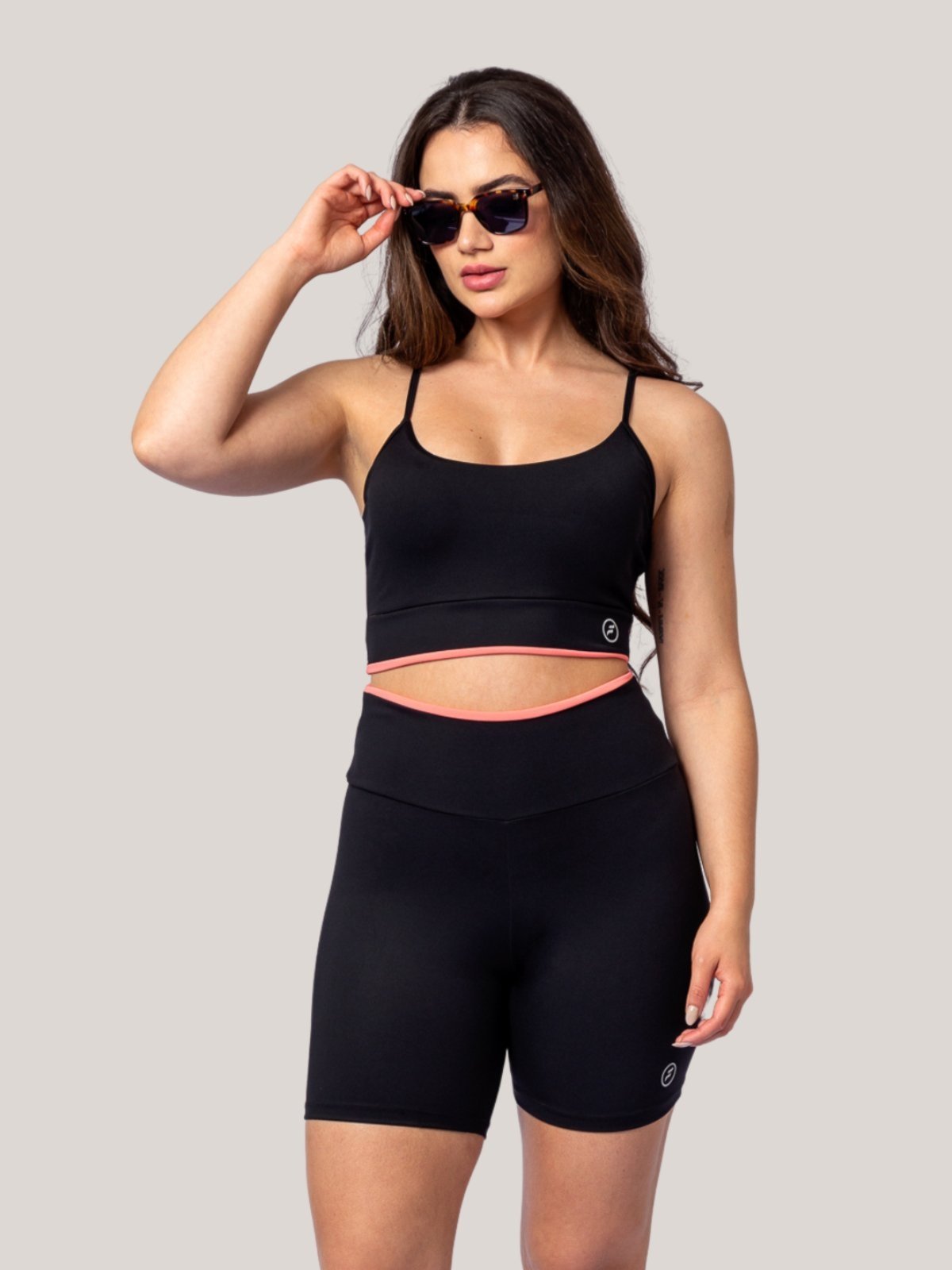 Conjunto Fit One Element Suplex Short e Top com bojo removível Preto