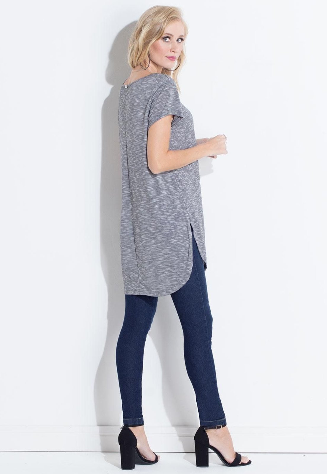 Vista 3 Blusa Alongada Com Barra Arredondada Quintess preto Quintess preto