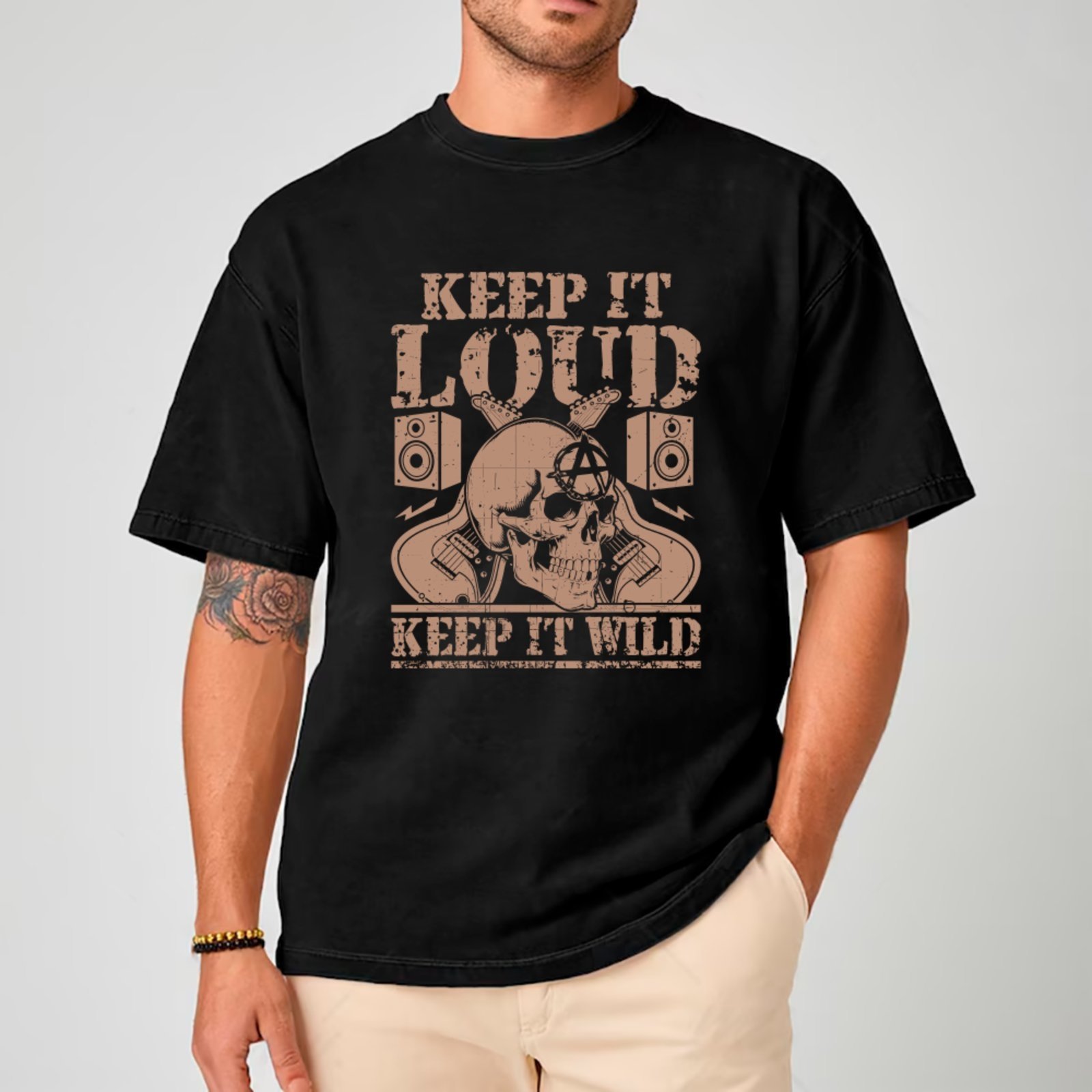Vista 2 Camiseta Ousy Streetwear Keep It Loud Keep It Wild Oversized Unissex preto ousy preto