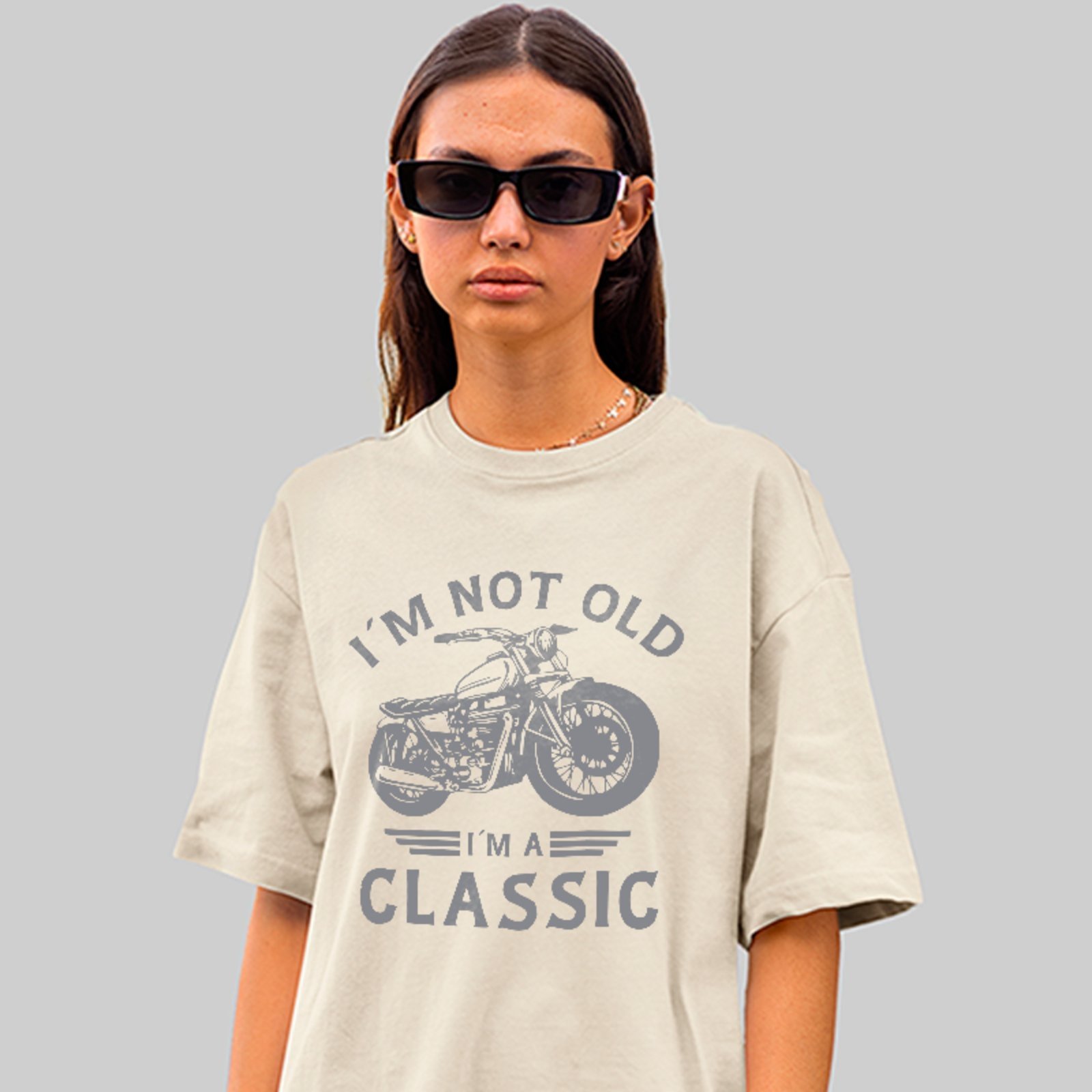 Camiseta Oversized I’m Not Old I’m A Classic Moto Vintage Off White