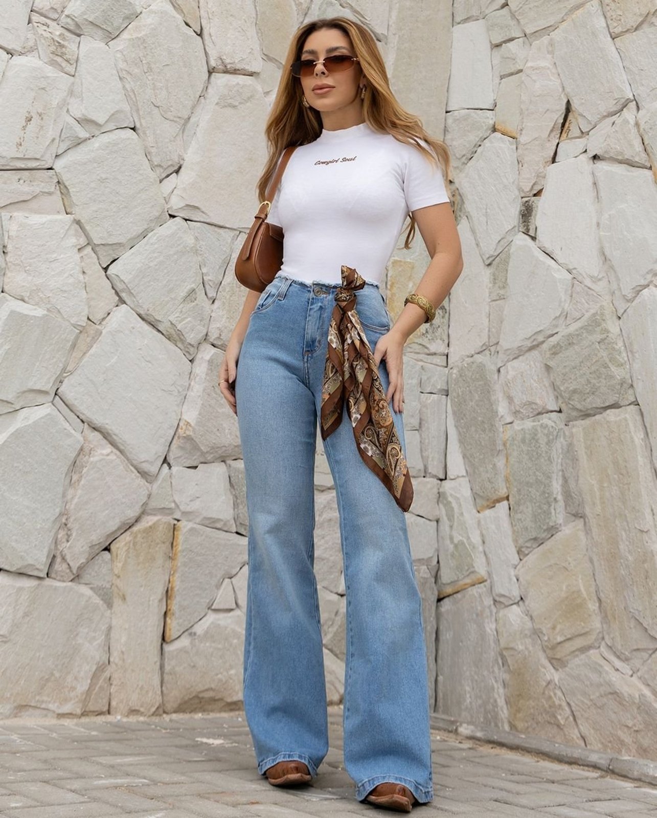 Calça Jeans Maxi Flare Feminina com Cós Desfiado 25520 Clara Consciência