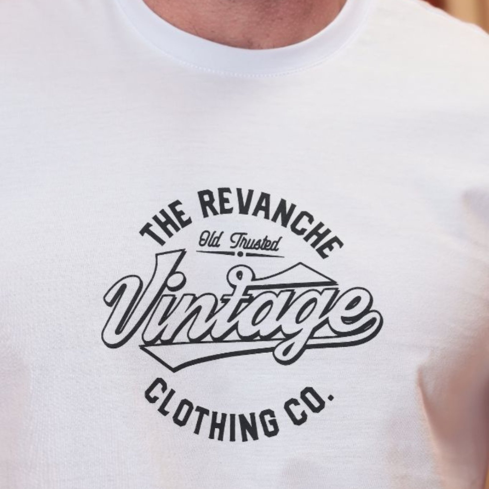 Vista 3 Camiseta Estampada Masculino Revanche Igúvio branco Revanche branco