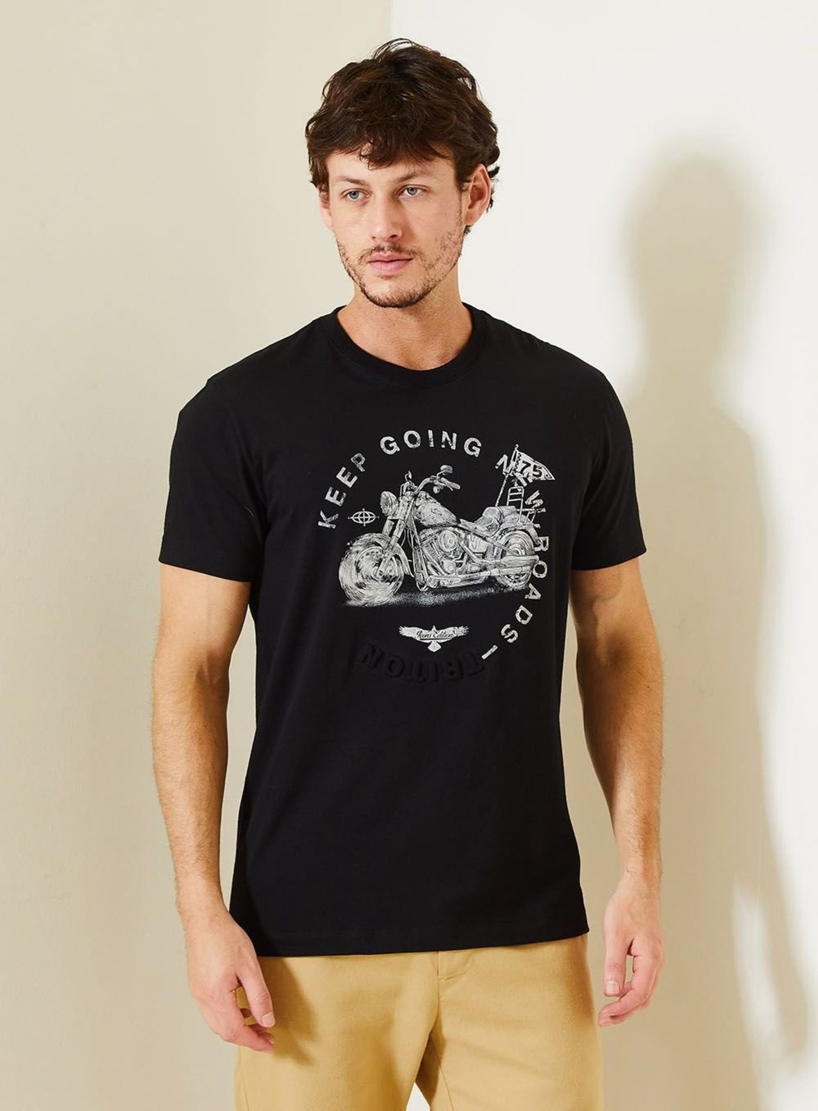 Camiseta Masculina New Fit Estampada Triton Preto