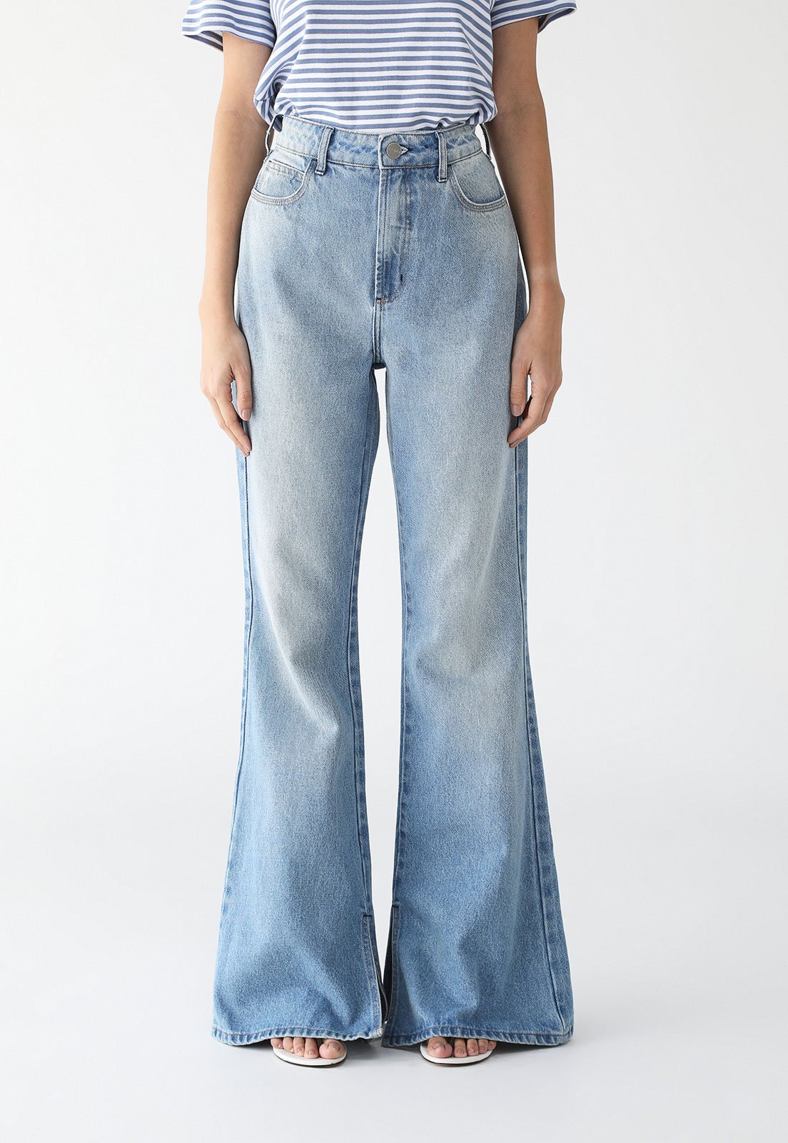 Calça Jeans Colcci Flare Fenda Barra Azul