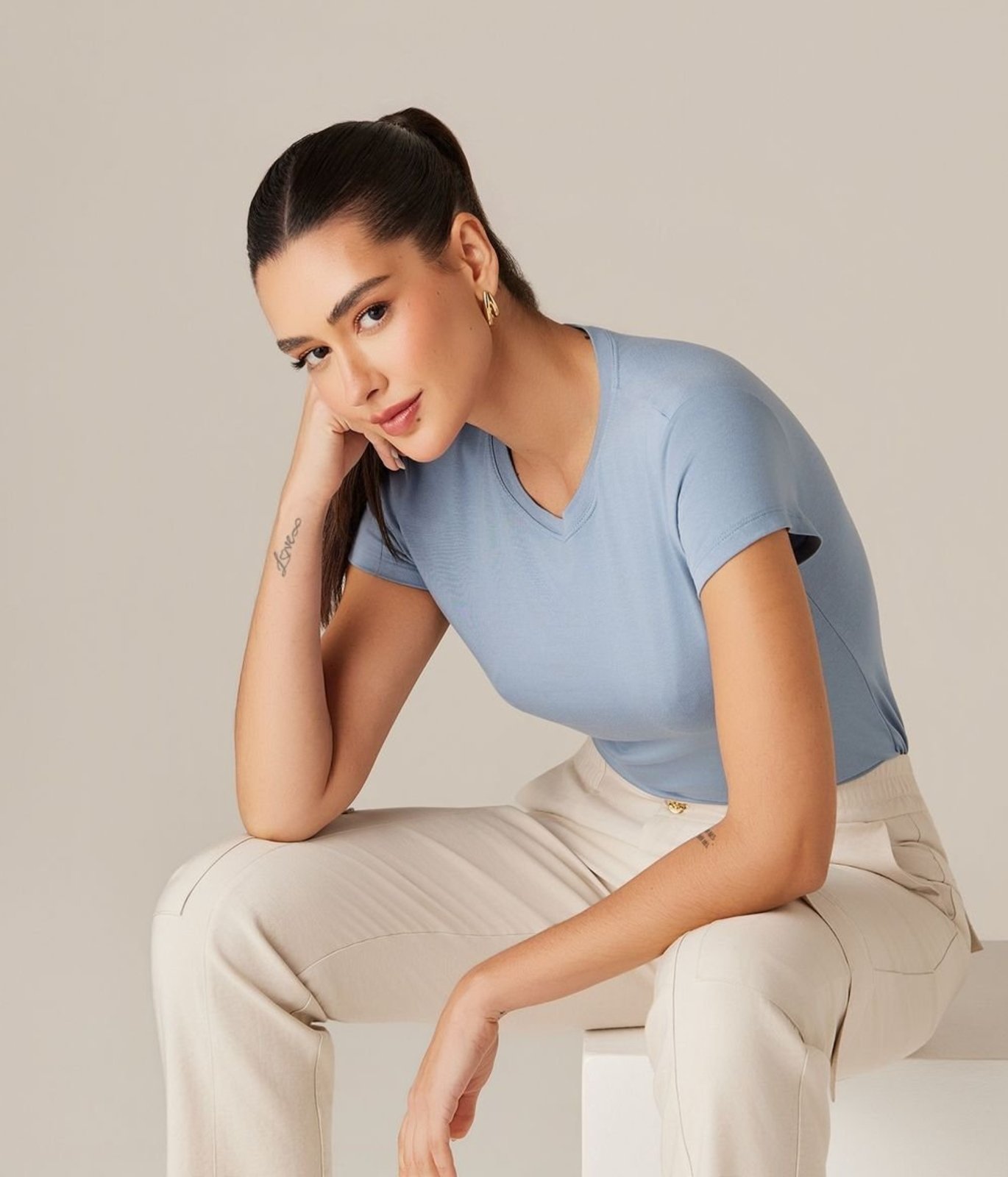Blusa Básica Decote Careca Feminina Azul Médio