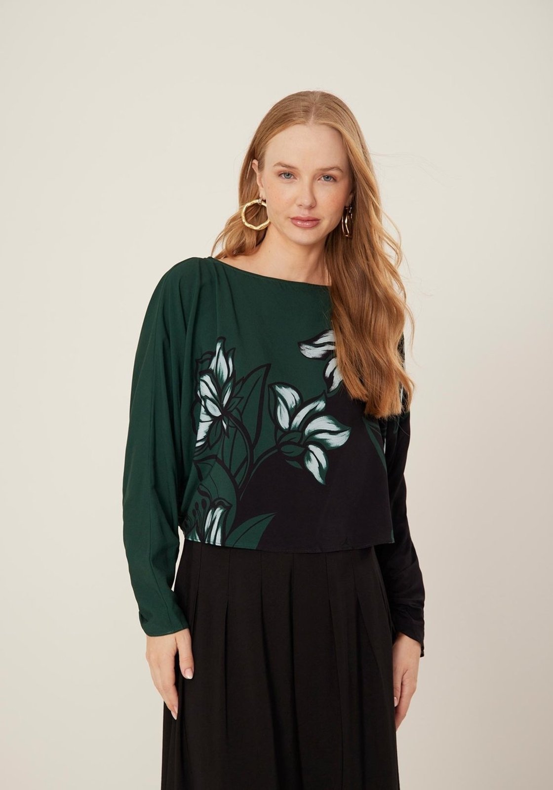 Vista 2 Blusa Curta Estampada Com Mangas Longas E Franzidos Lez a Lez verde Lez a Lez verde