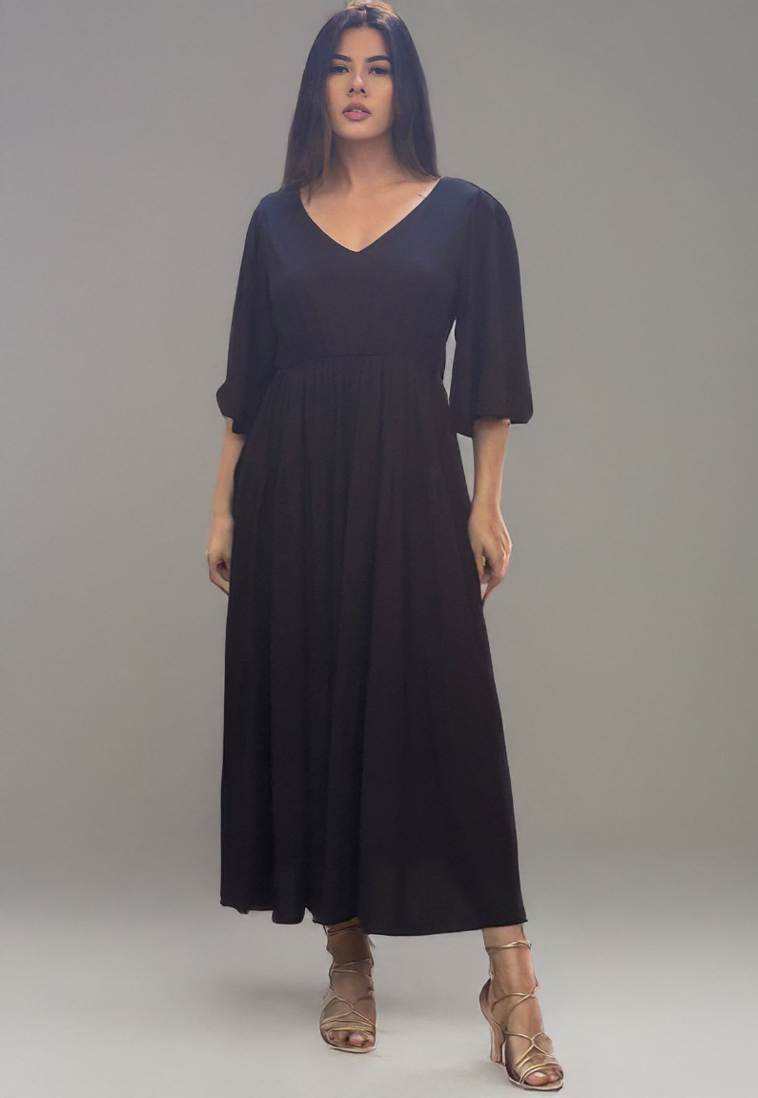 Vestido Longo Cabanafree Plano com Manga e Camadas Preto