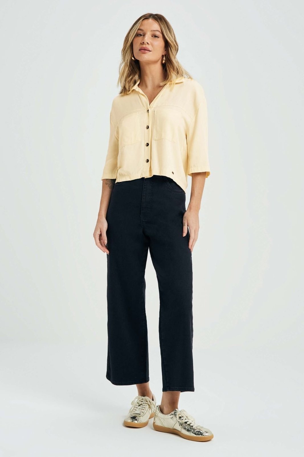 Vista 3 Blusa Feminina Viscose Sarjada Com Bolsos Marialícia amarelo Marialícia amarelo