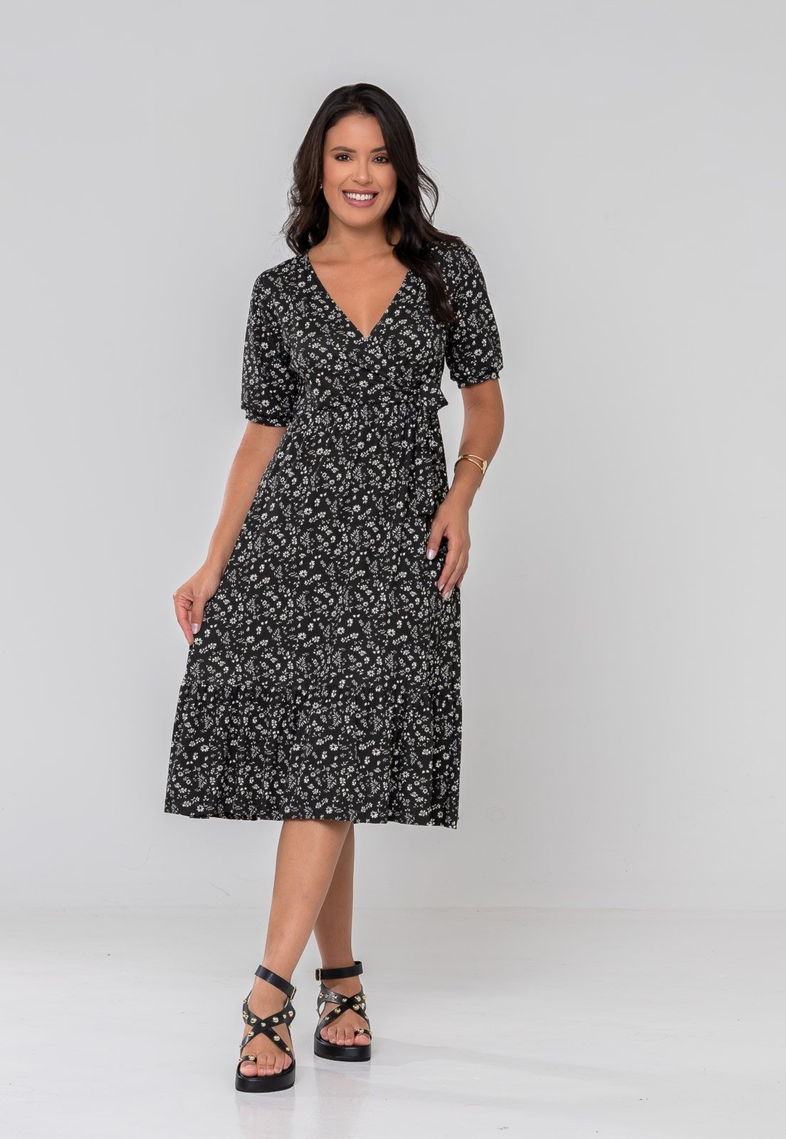 Vestido Aura Manuela Floral Delicado Preto