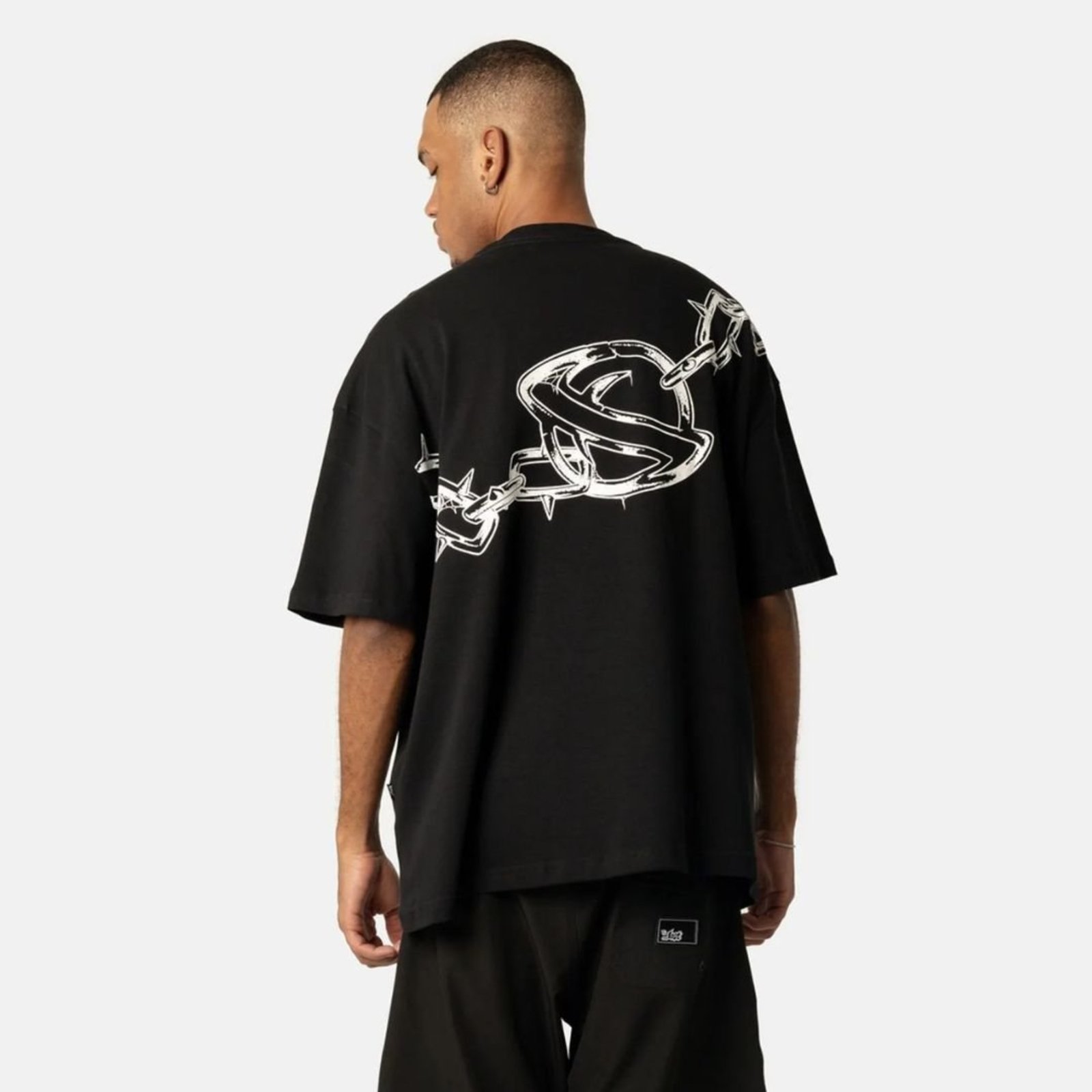 Camiseta Box Fit Lost Metal - PRETO