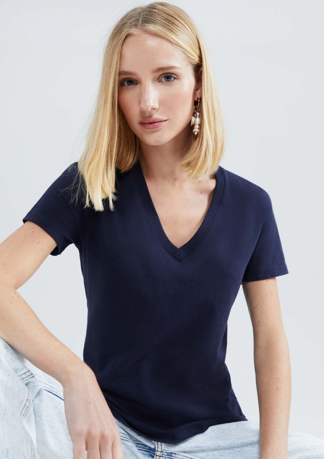 Kit 3 Blusas Básicas Feminina Em Algodão Com Decote V