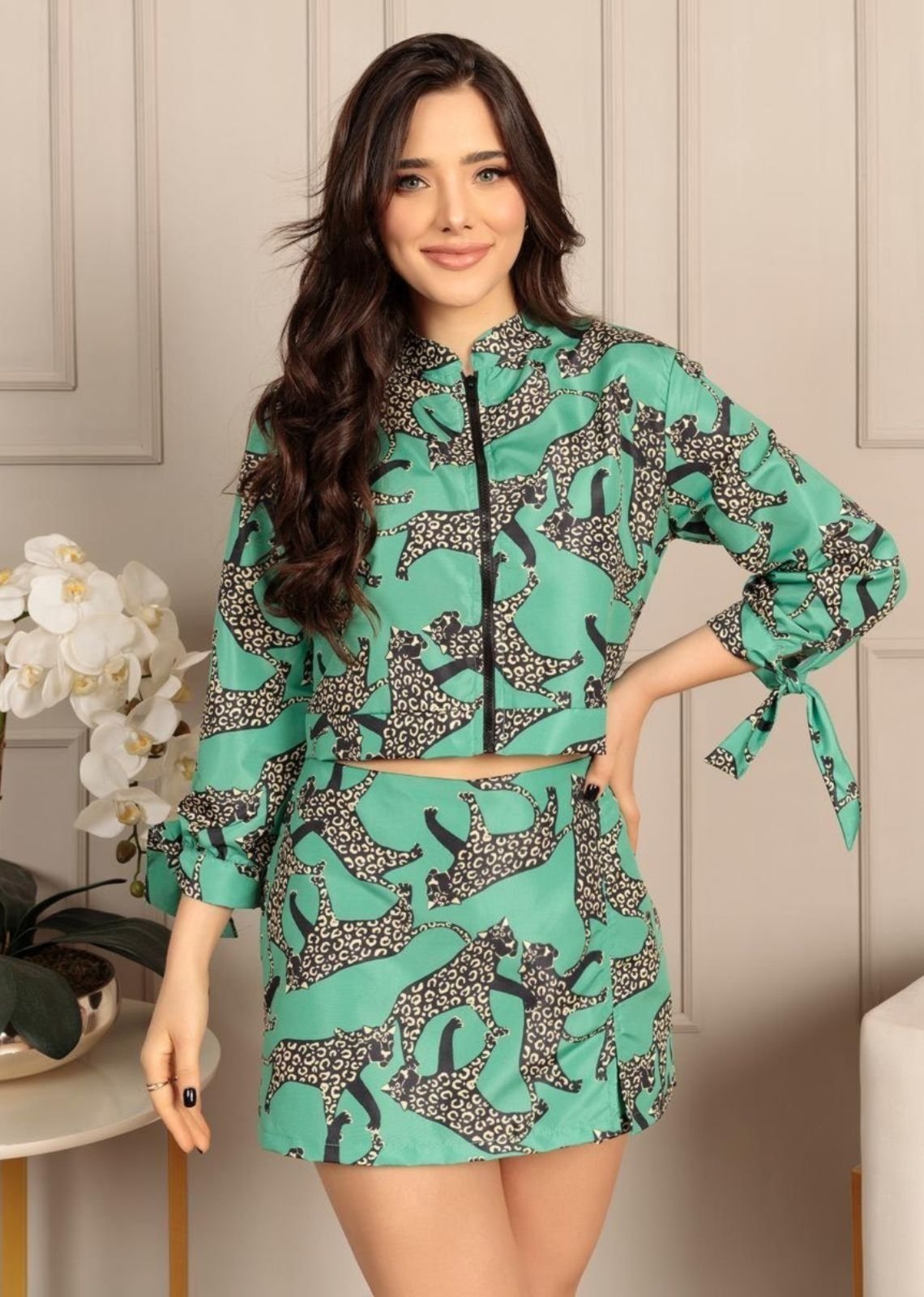 Conjunto Feminino Animal Print Jaqueta Bomber e Short Saia Verde Menta